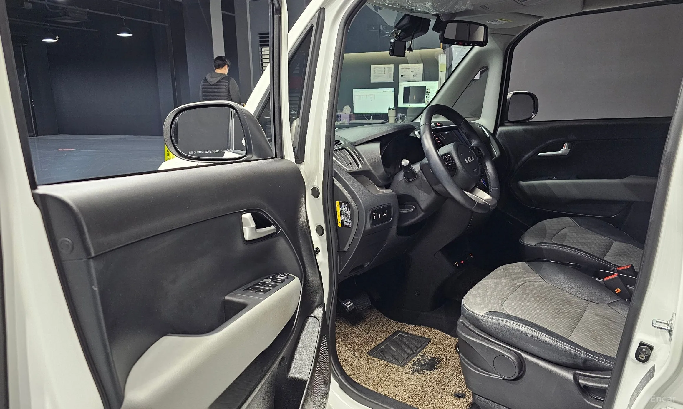 Kia Ray превью 11