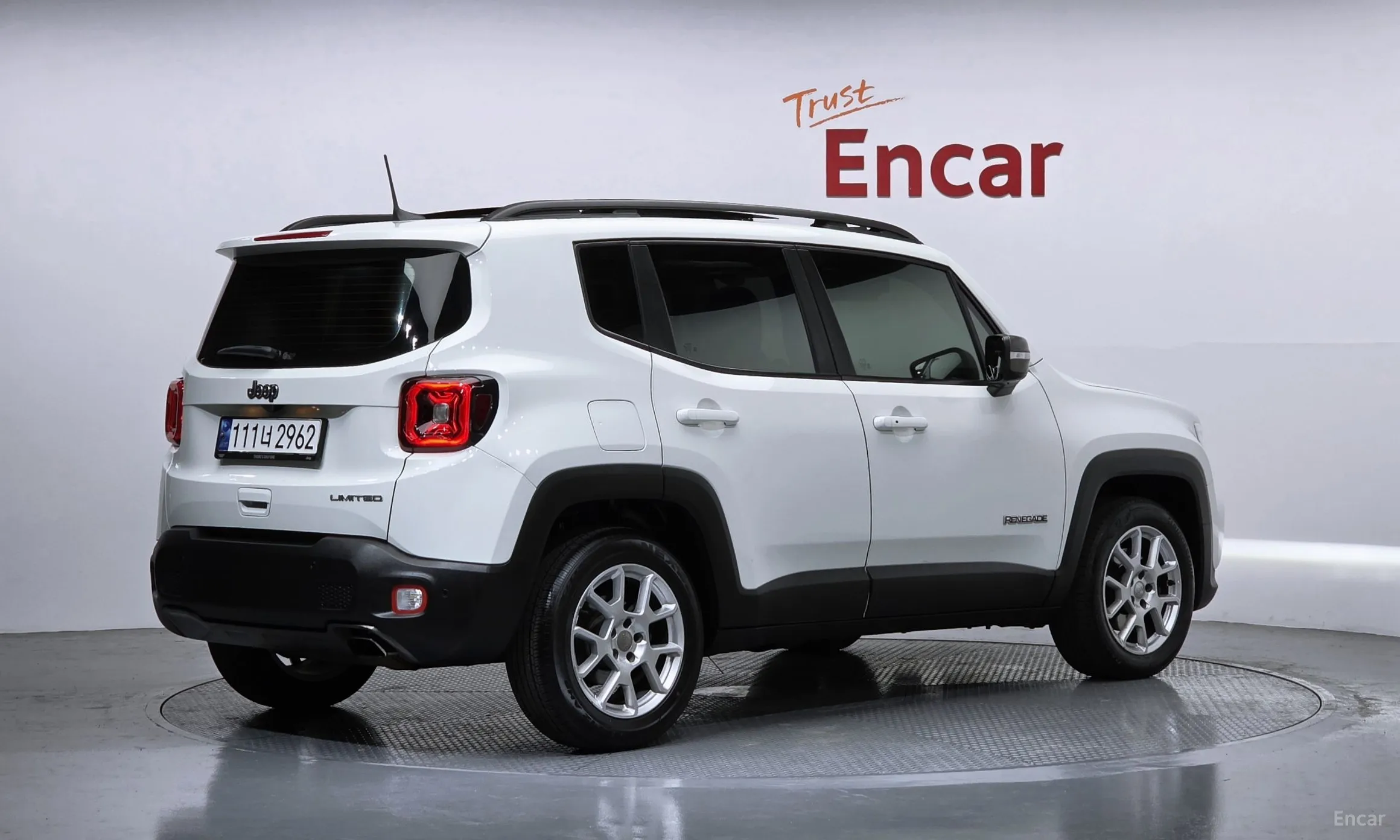 Jeep Renegade превью 4