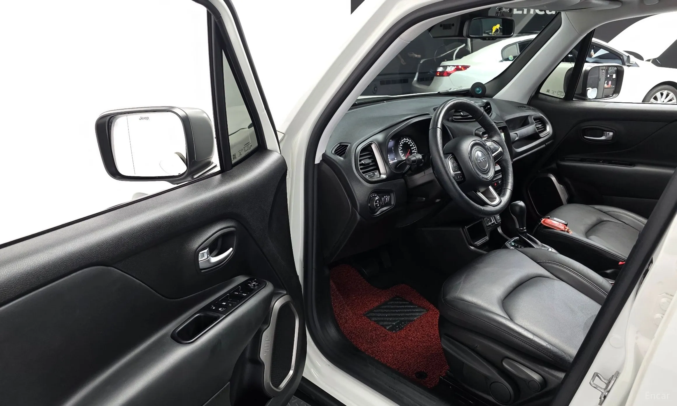 Jeep Renegade превью 8
