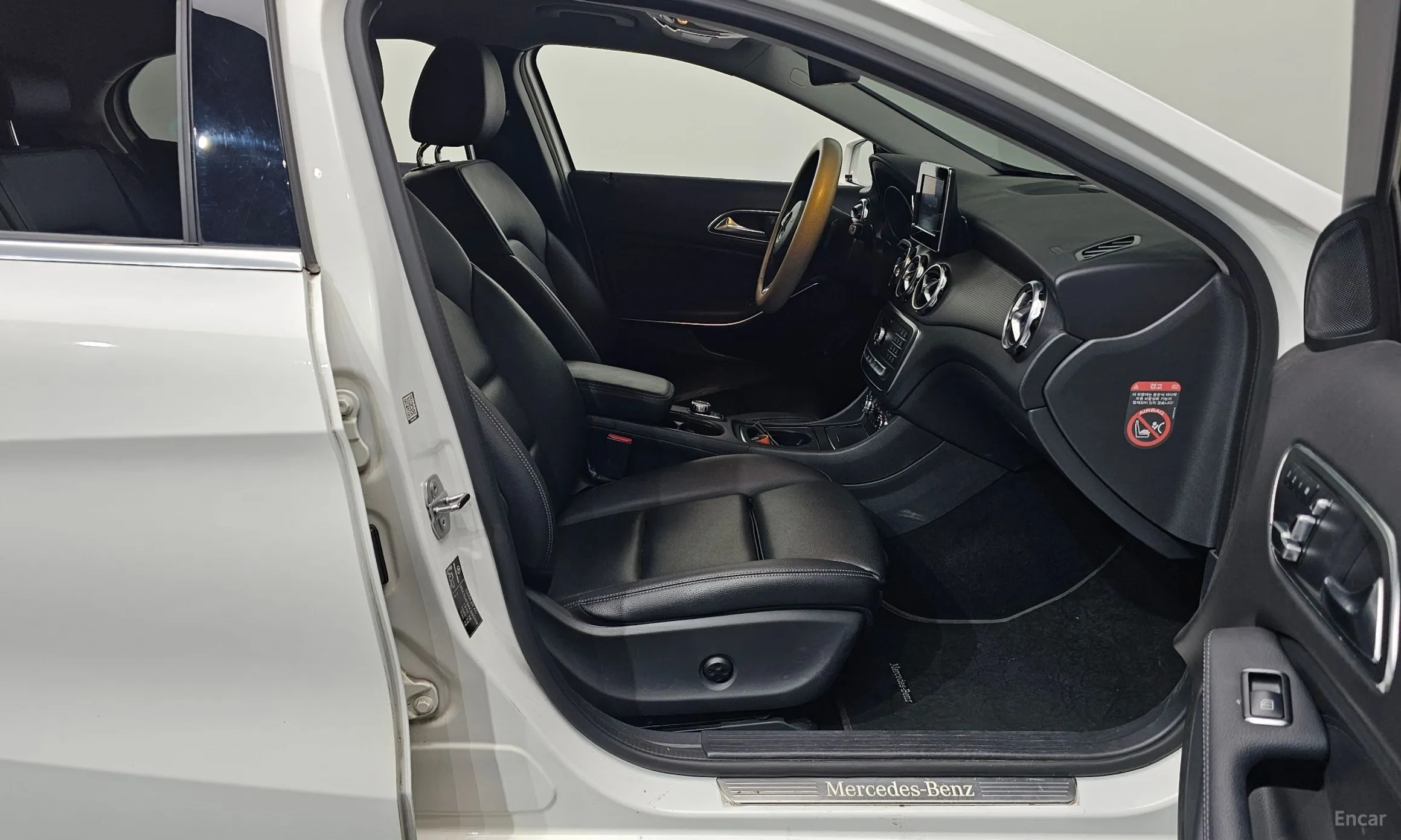 Mercedes Benz GLA-Class X156 превью 11