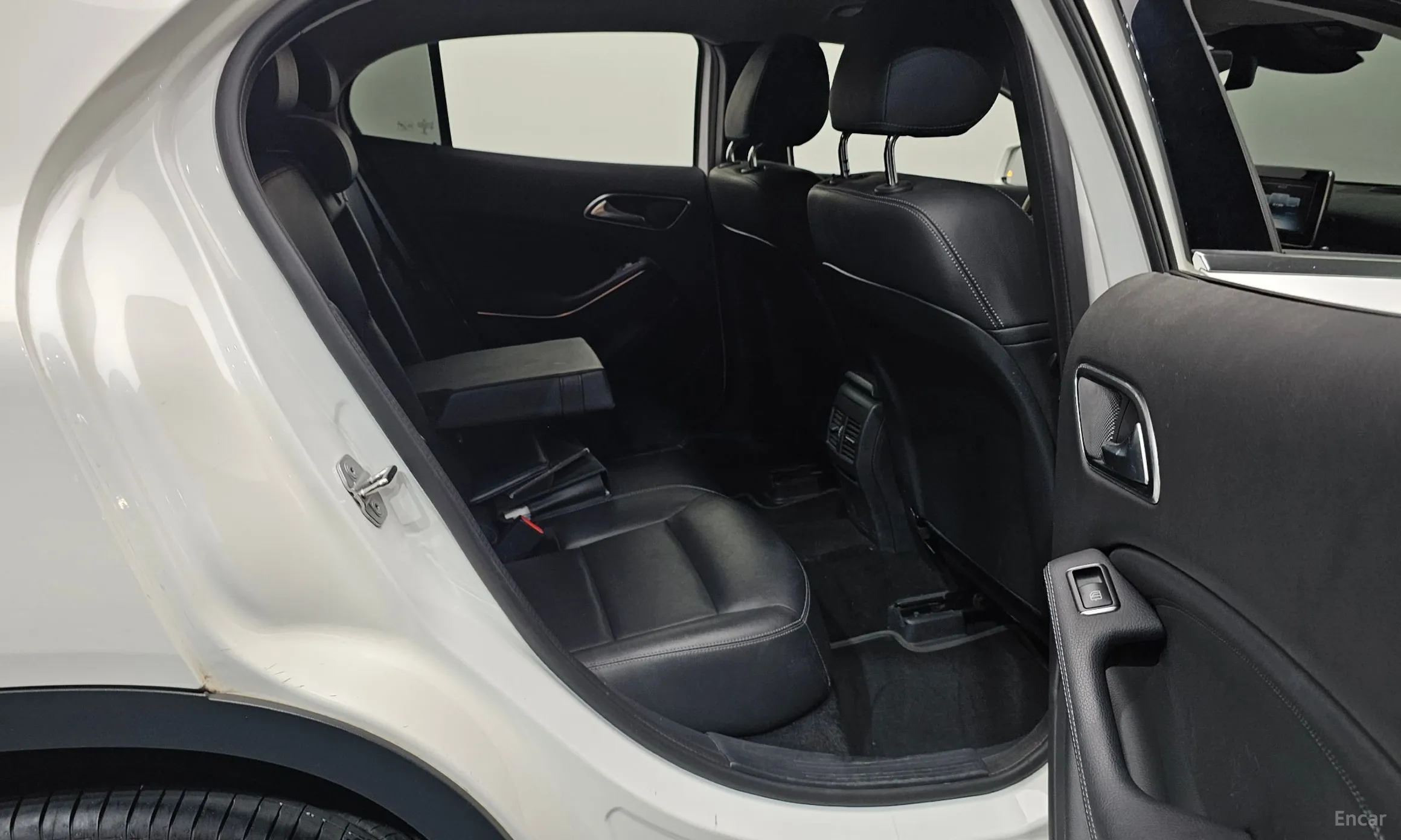 Mercedes Benz GLA-Class X156 превью 12