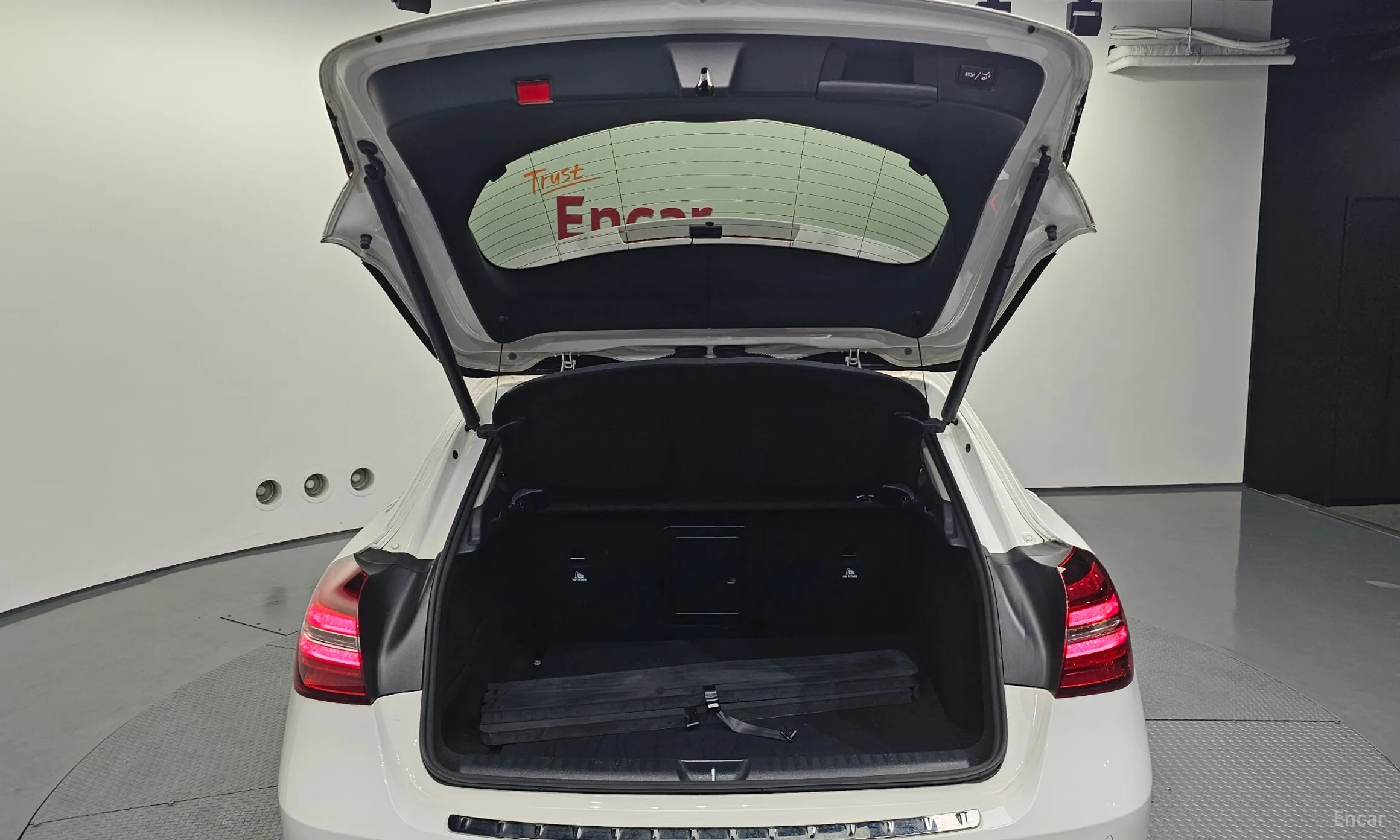 Mercedes Benz GLA-Class X156 превью 20