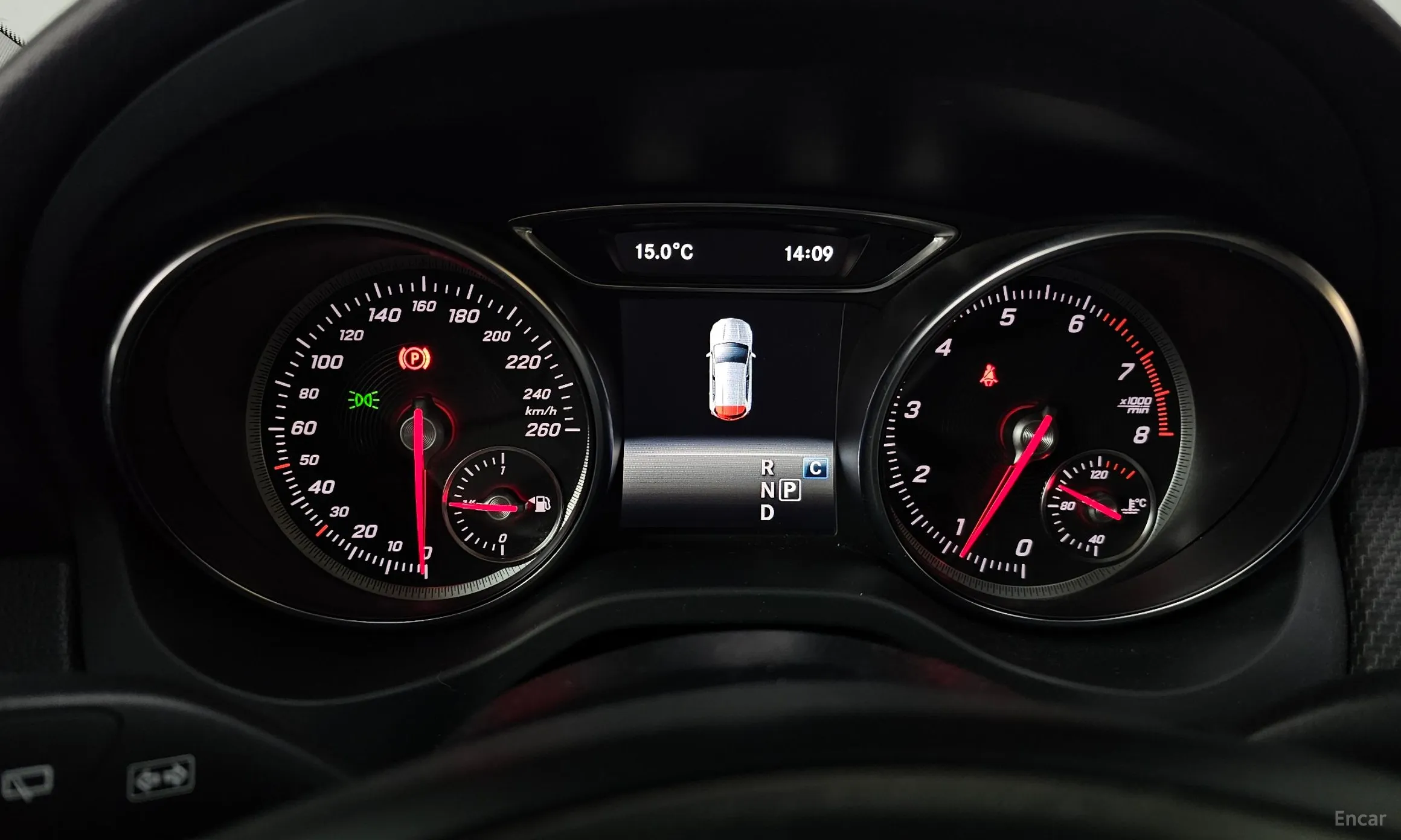 Mercedes Benz GLA-Class X156 превью 8