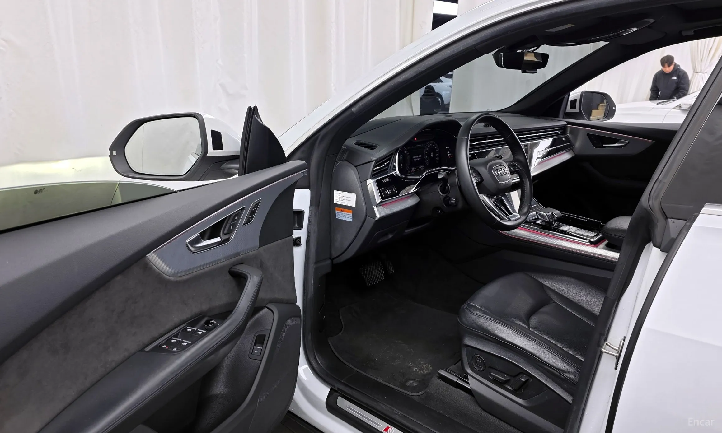 Audi Q8 (4M) превью 10