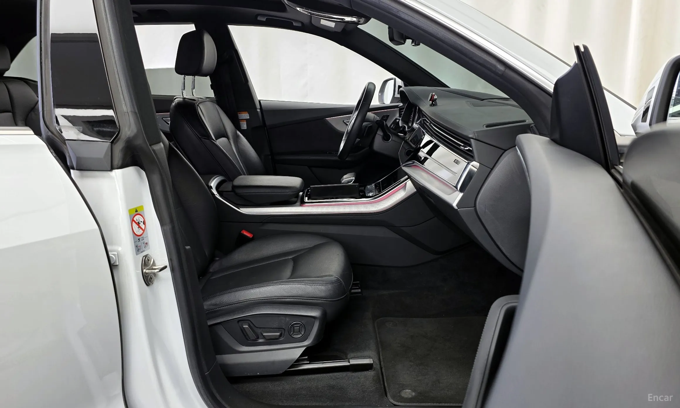 Audi Q8 (4M) превью 11