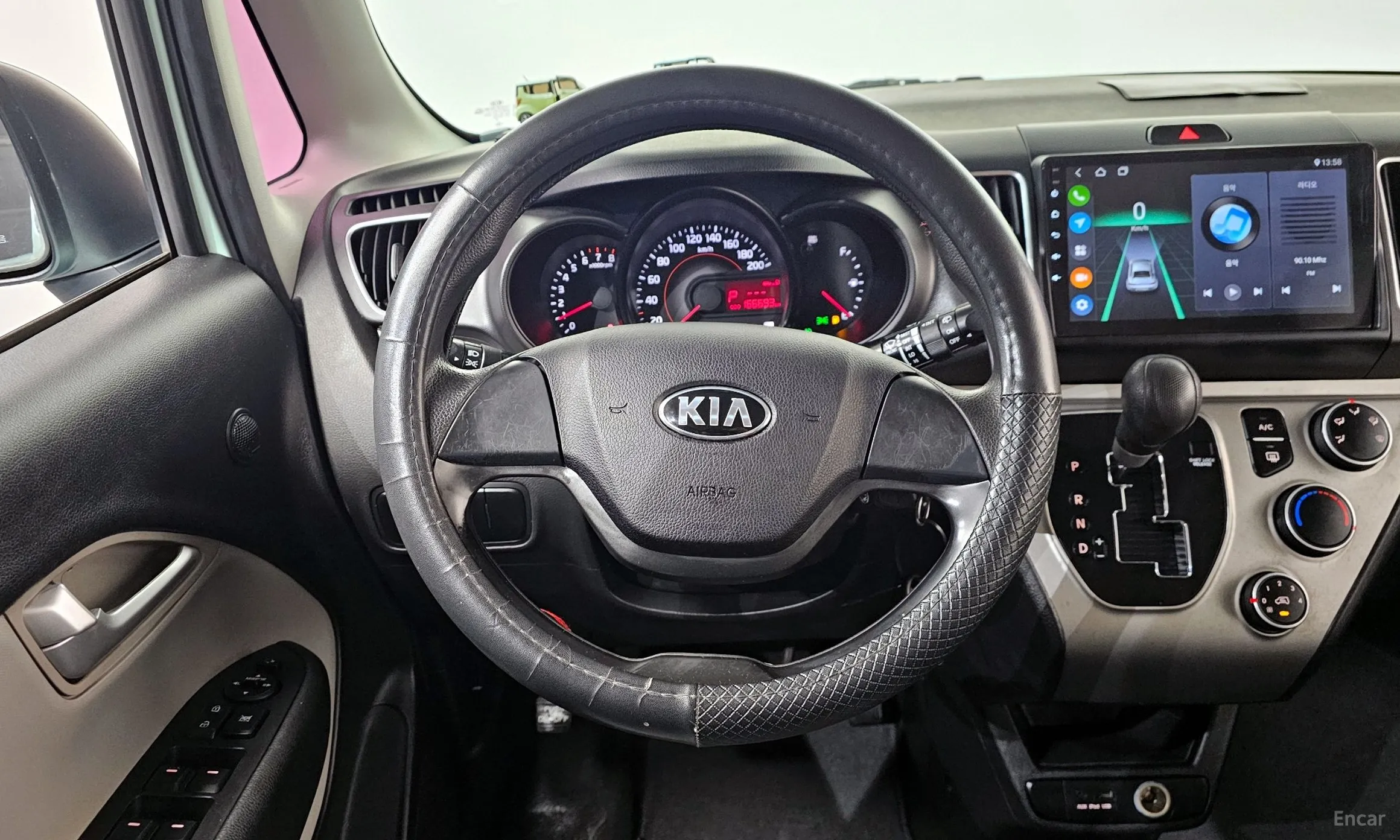 Kia Ray превью 13