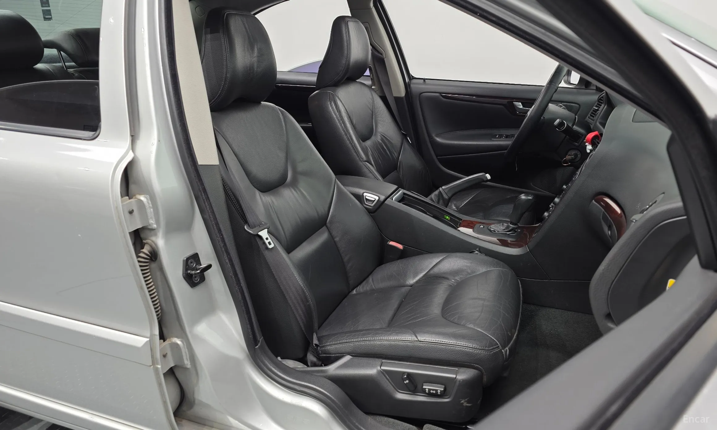 Volvo S60 превью 10