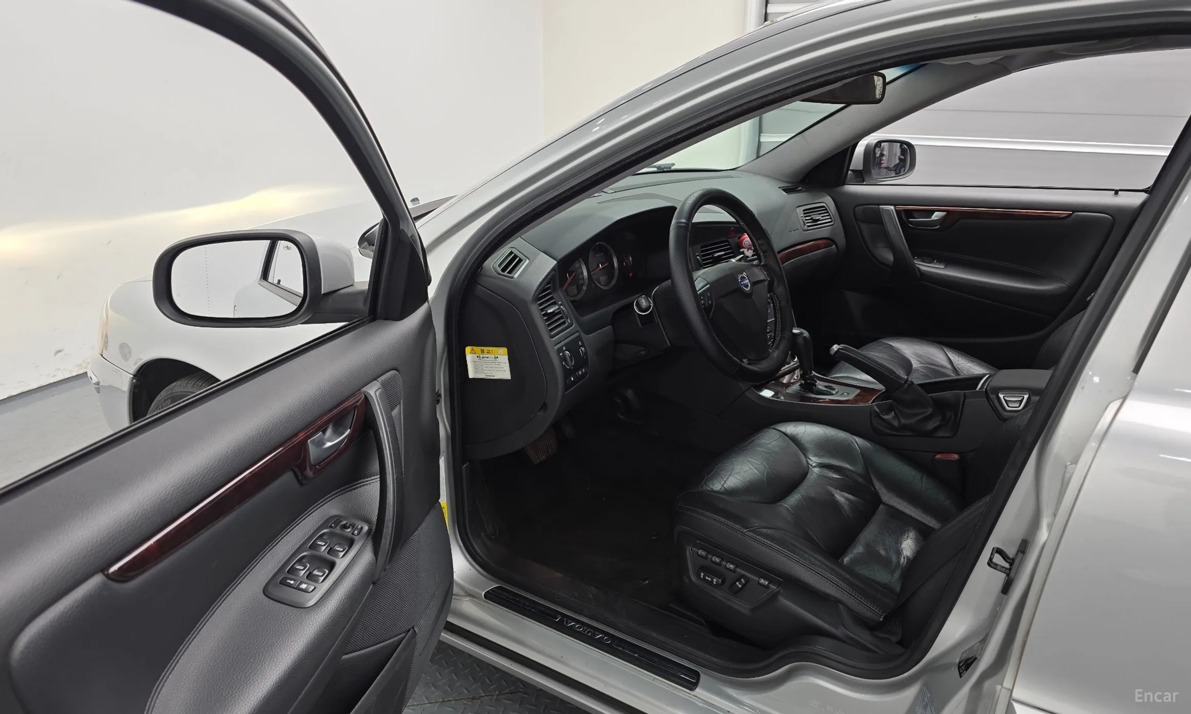 Volvo S60 превью 11