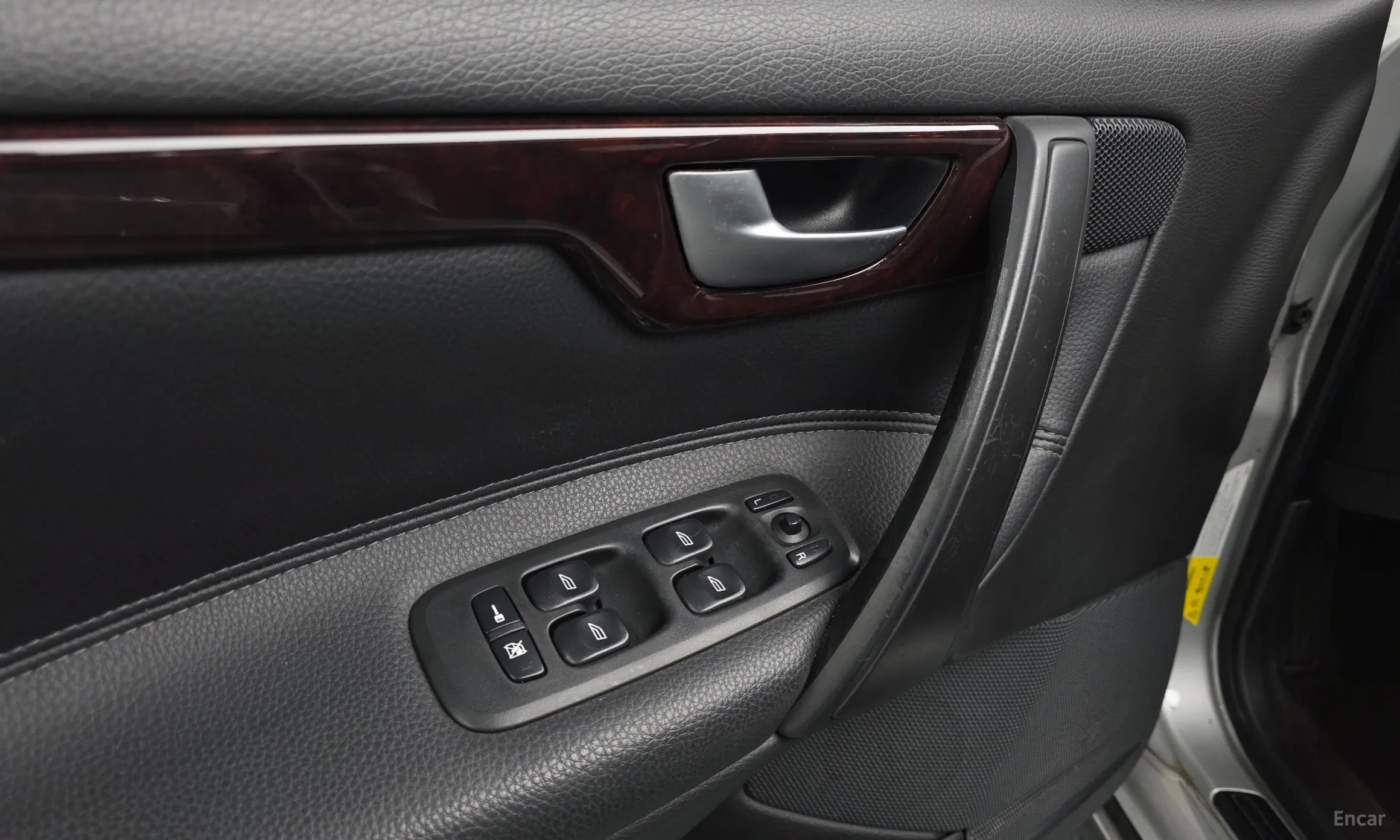 Volvo S60 превью 17
