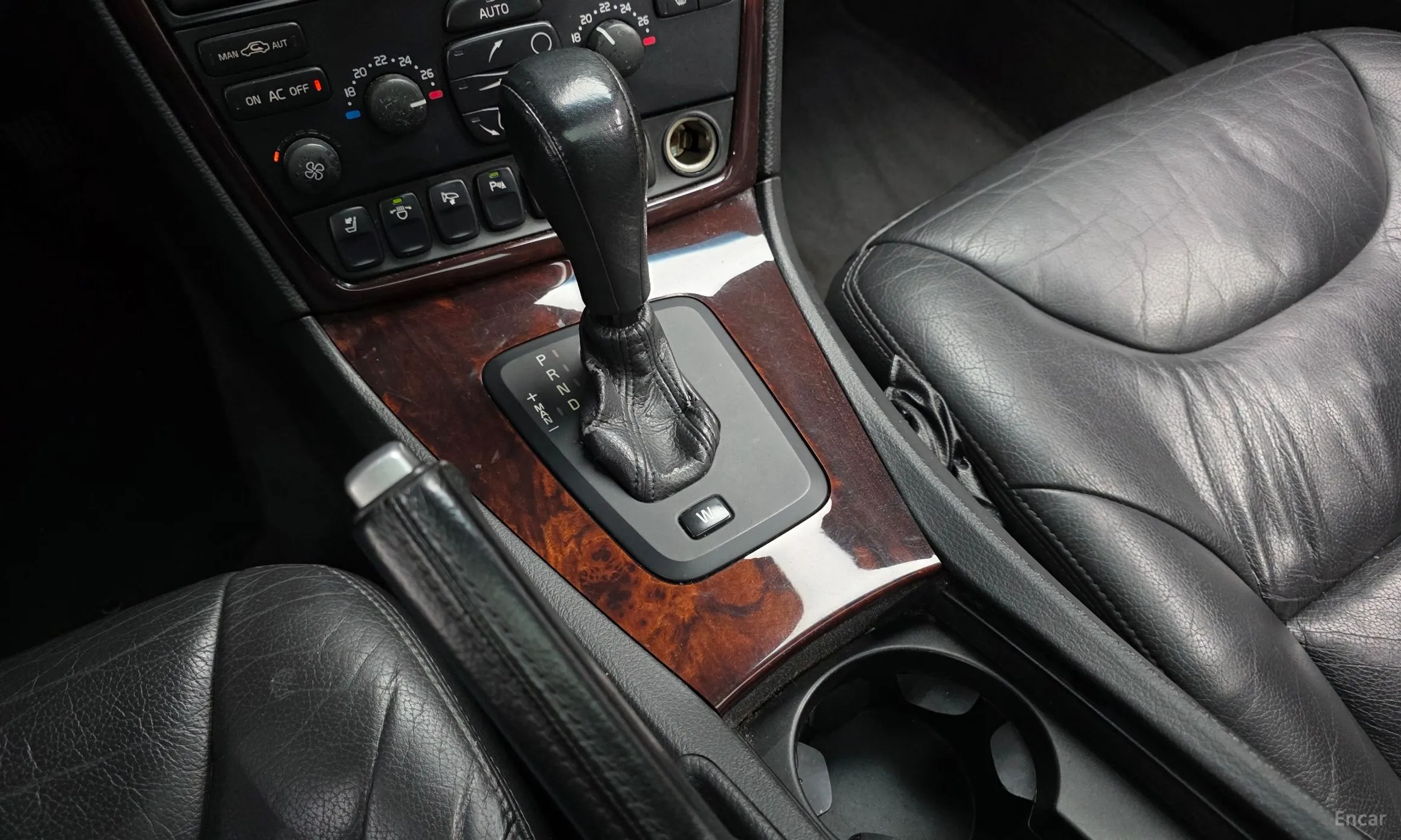 Volvo S60 превью 9