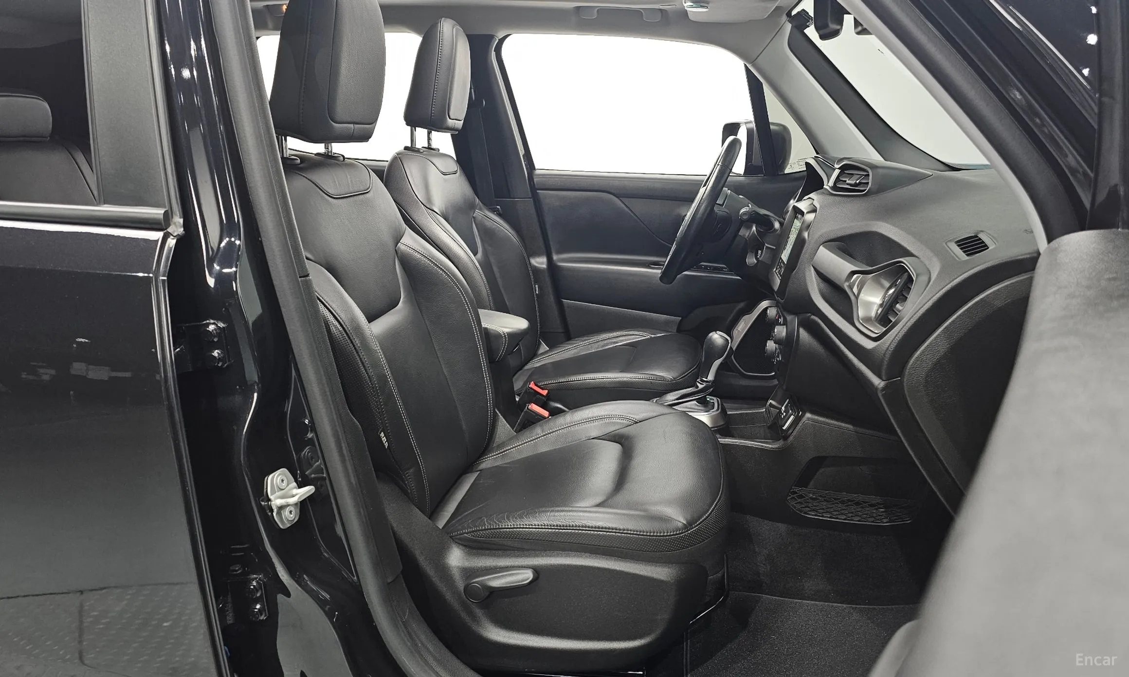 Jeep Renegade превью 10