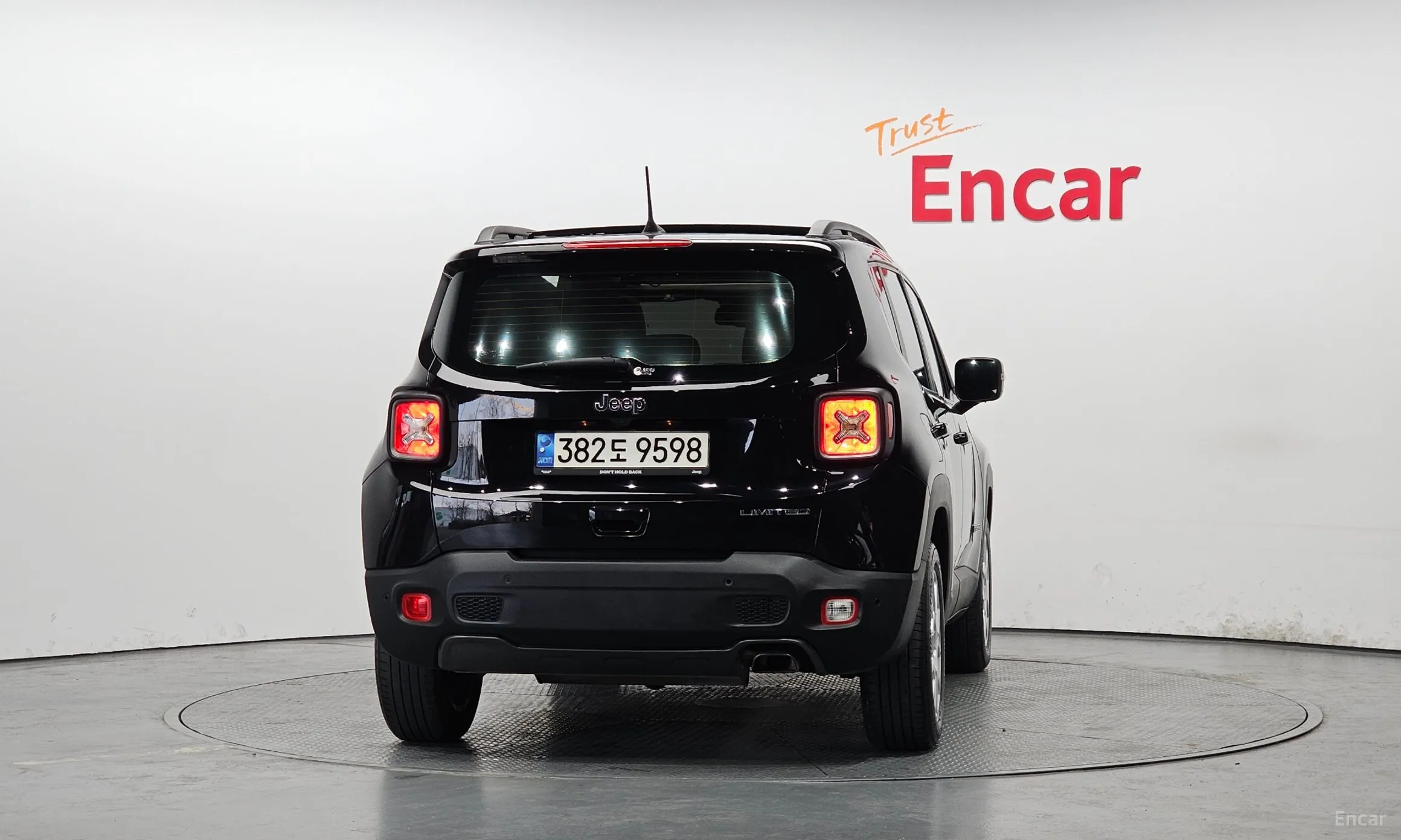Jeep Renegade превью 4