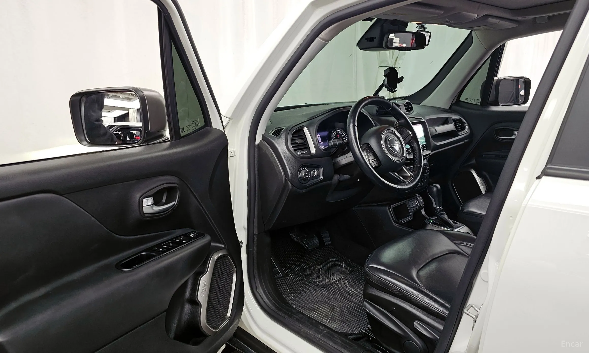 Jeep Renegade превью 10
