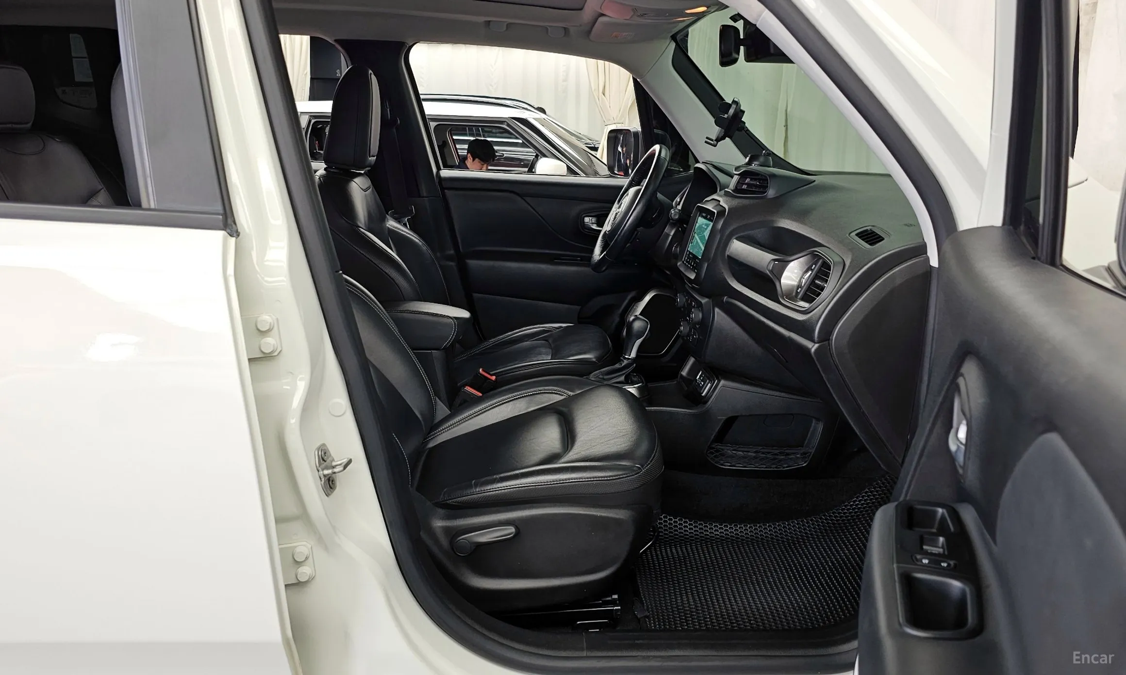 Jeep Renegade превью 11
