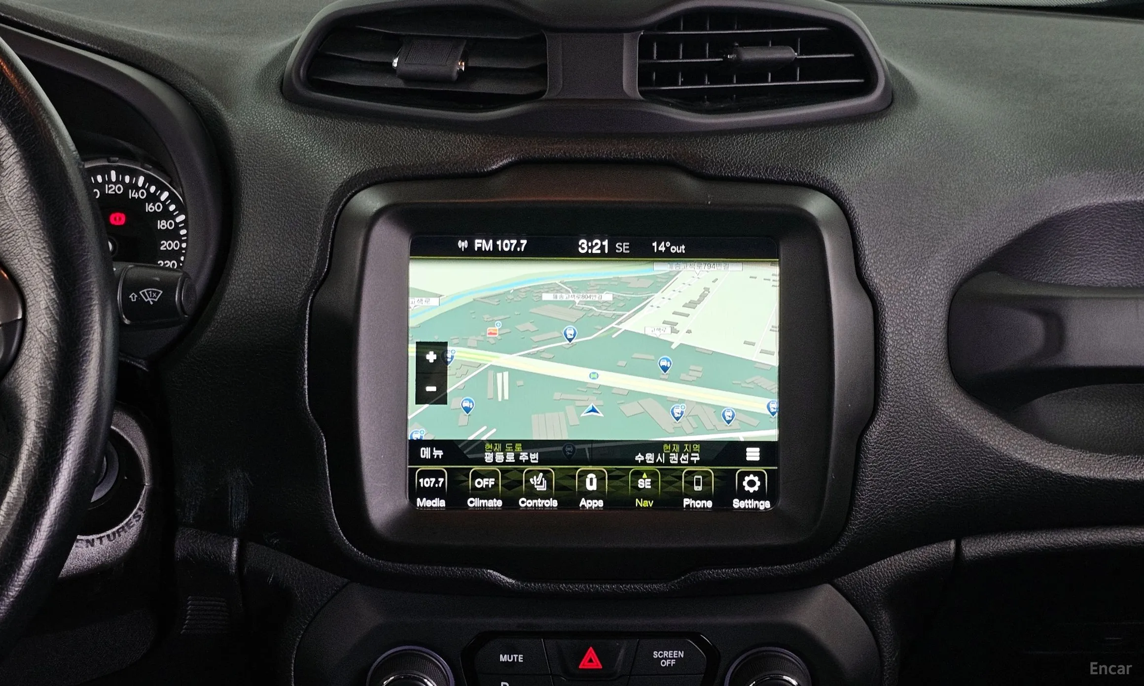 Jeep Renegade превью 14