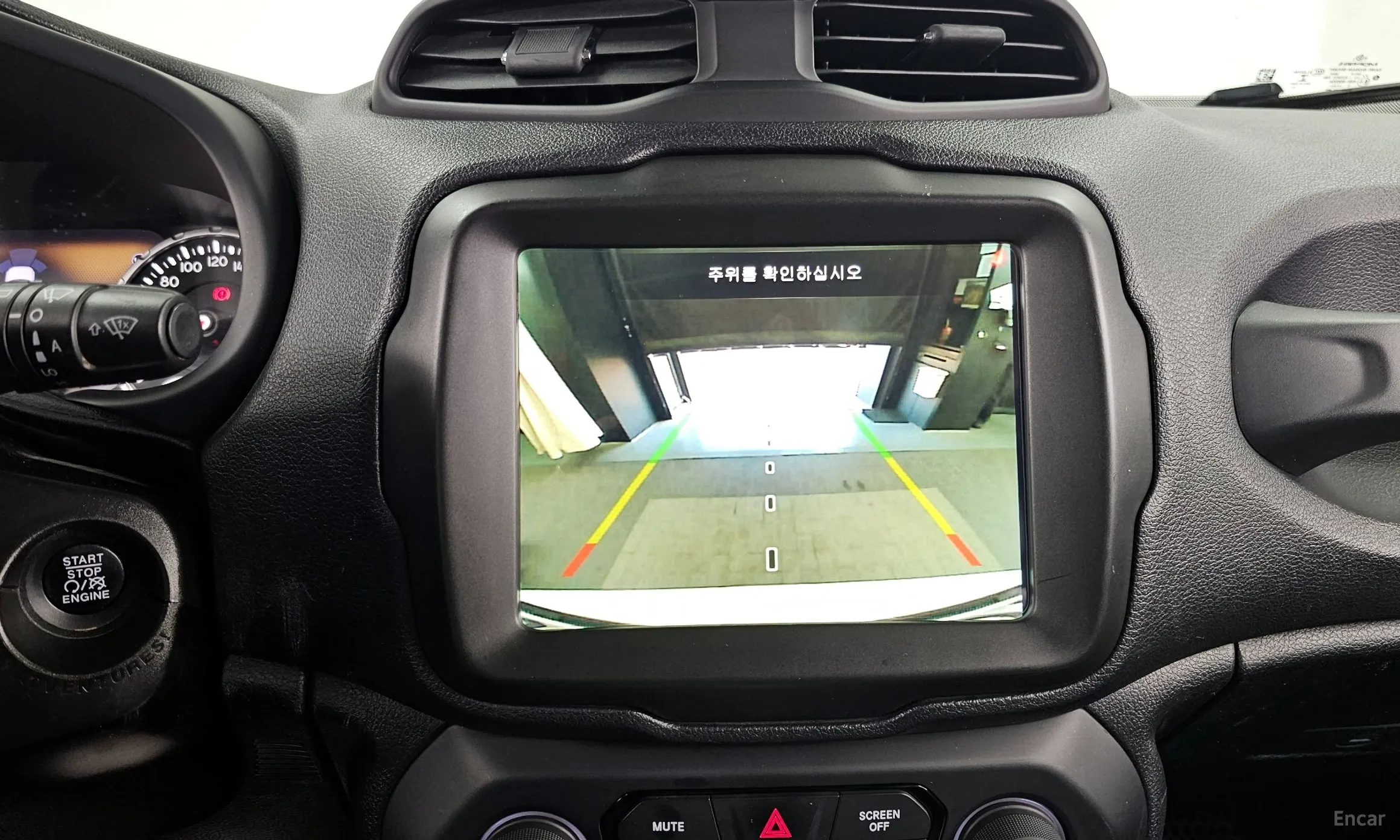 Jeep Renegade превью 15