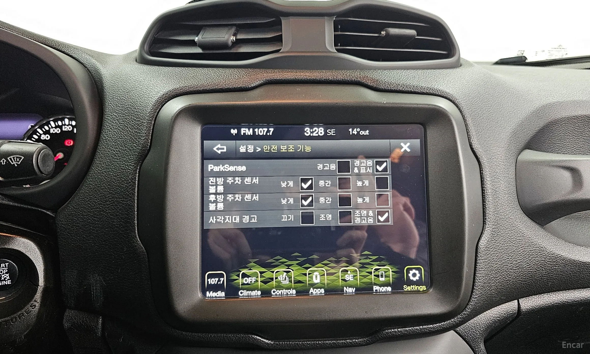 Jeep Renegade превью 16