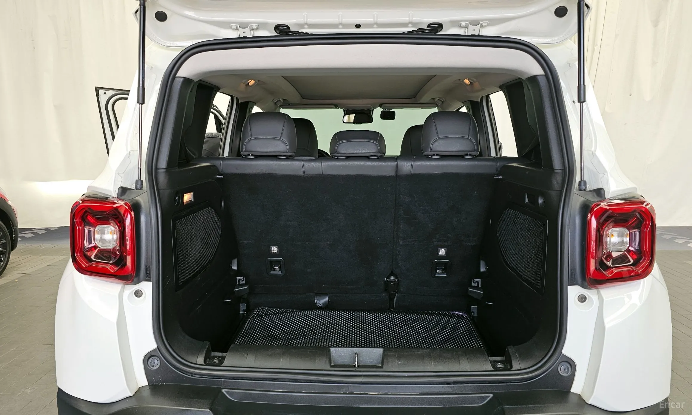 Jeep Renegade превью 20