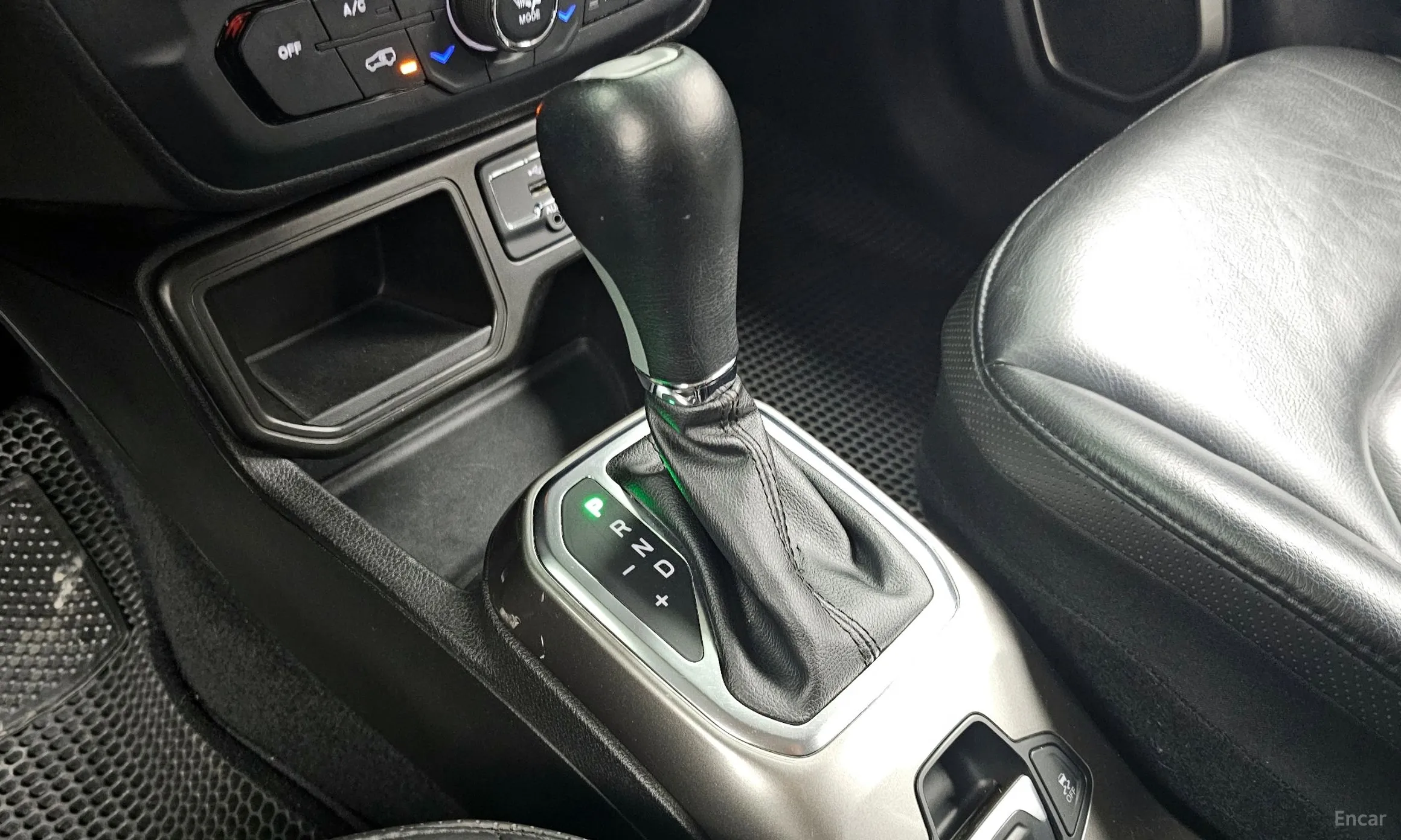 Jeep Renegade превью 9