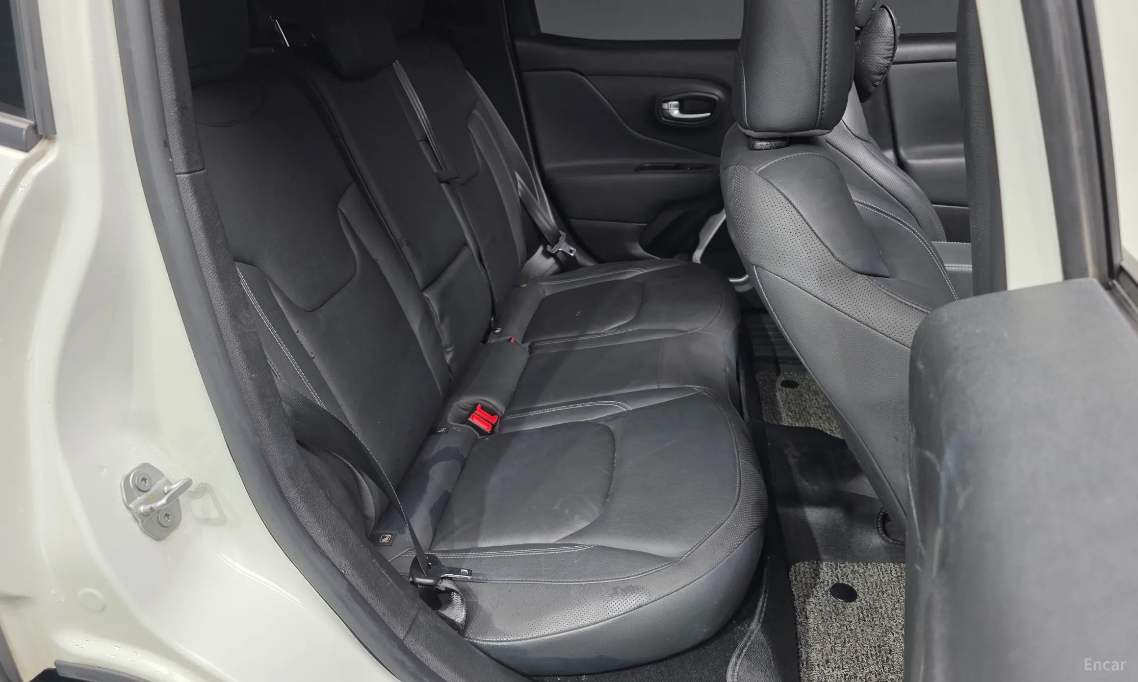Jeep Renegade превью 12