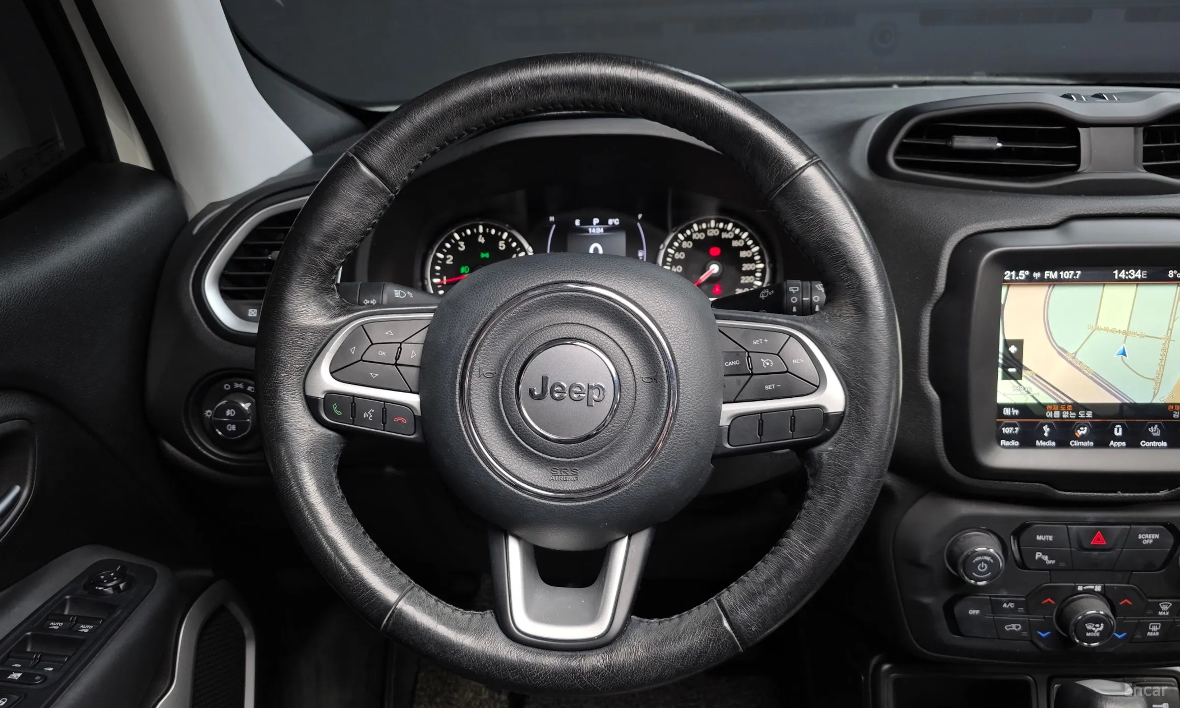 Jeep Renegade превью 13