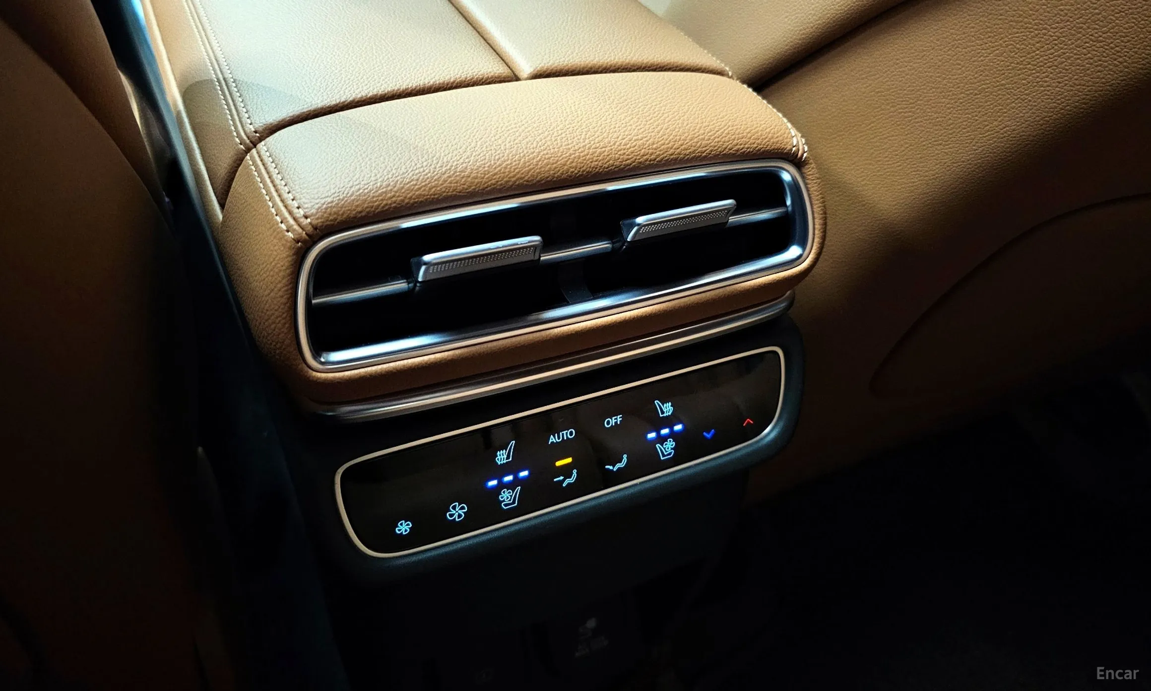 Genesis GV80 превью 17