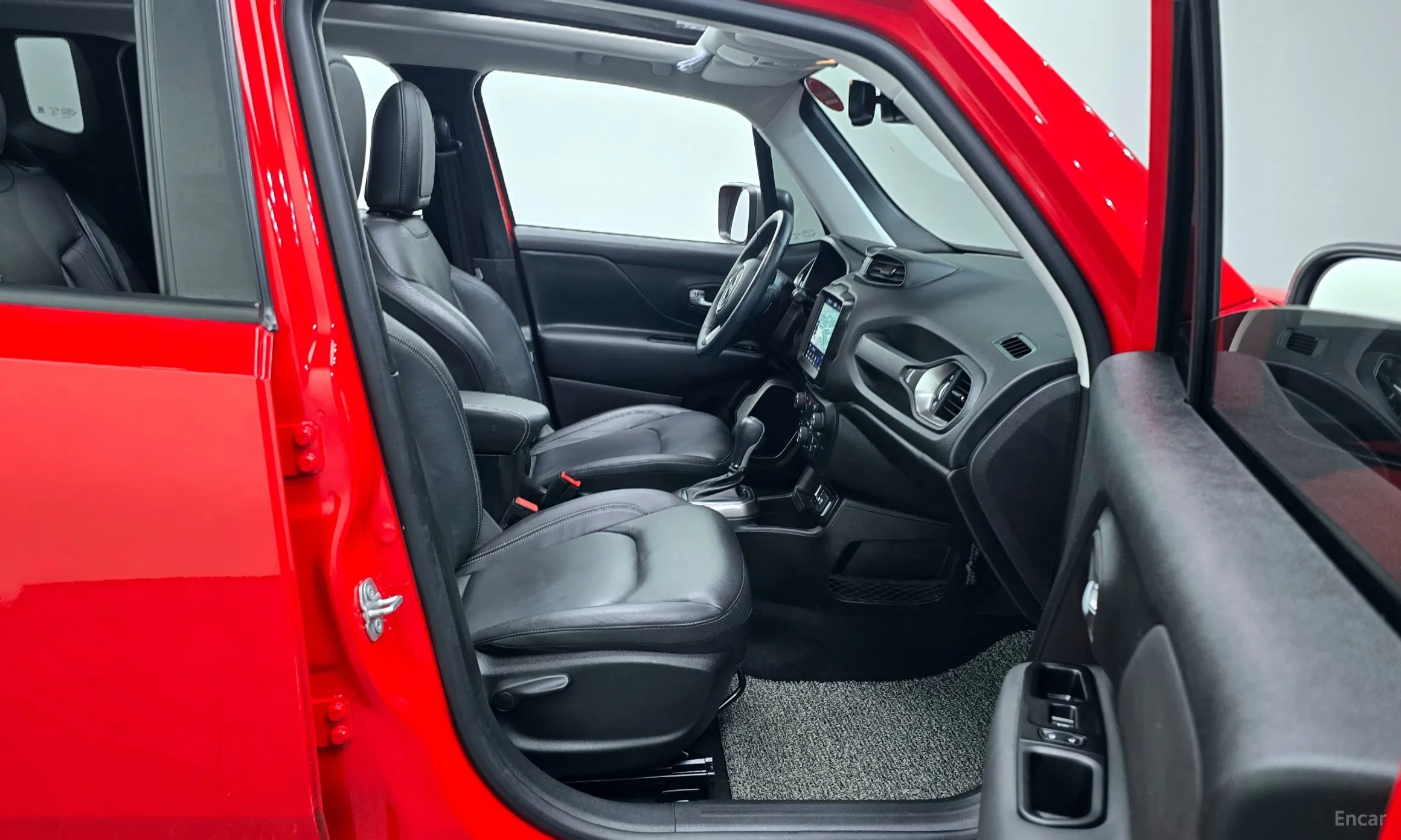 Jeep Renegade превью 10