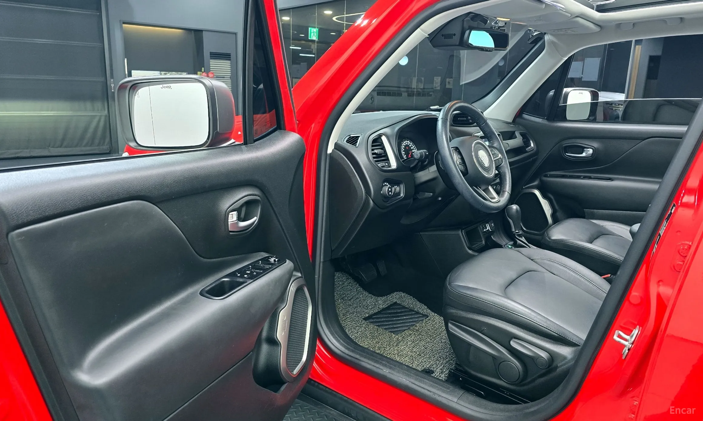 Jeep Renegade превью 11
