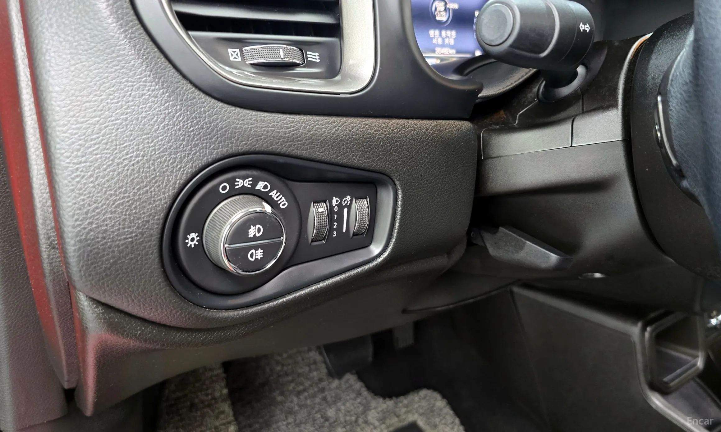 Jeep Renegade превью 19
