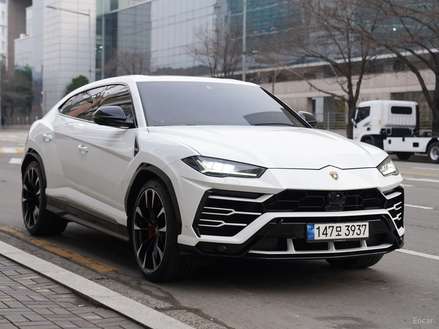 Lamborghini Urus превью 11
