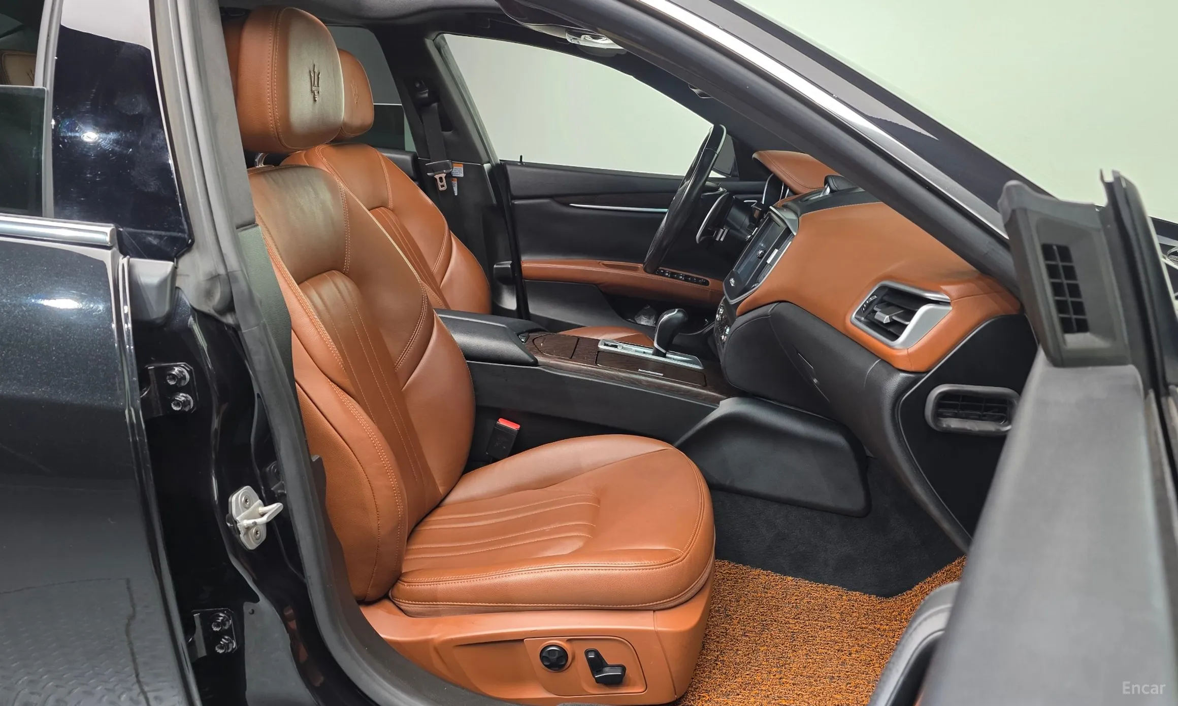 Maserati Ghibli превью 10