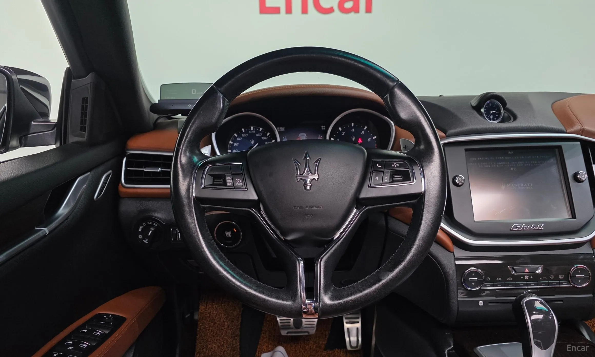 Maserati Ghibli превью 13
