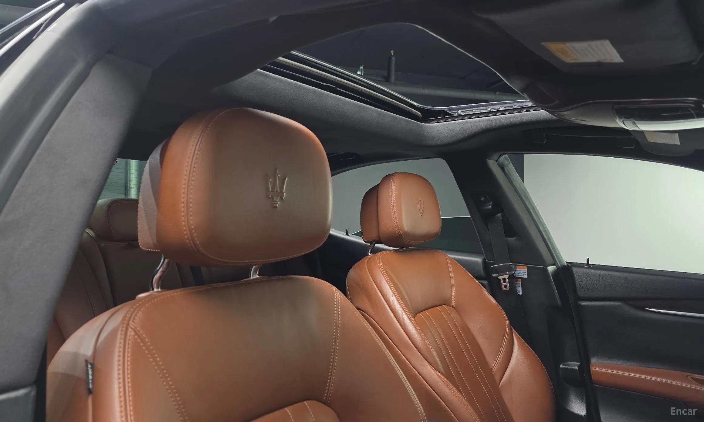 Maserati Ghibli превью 19