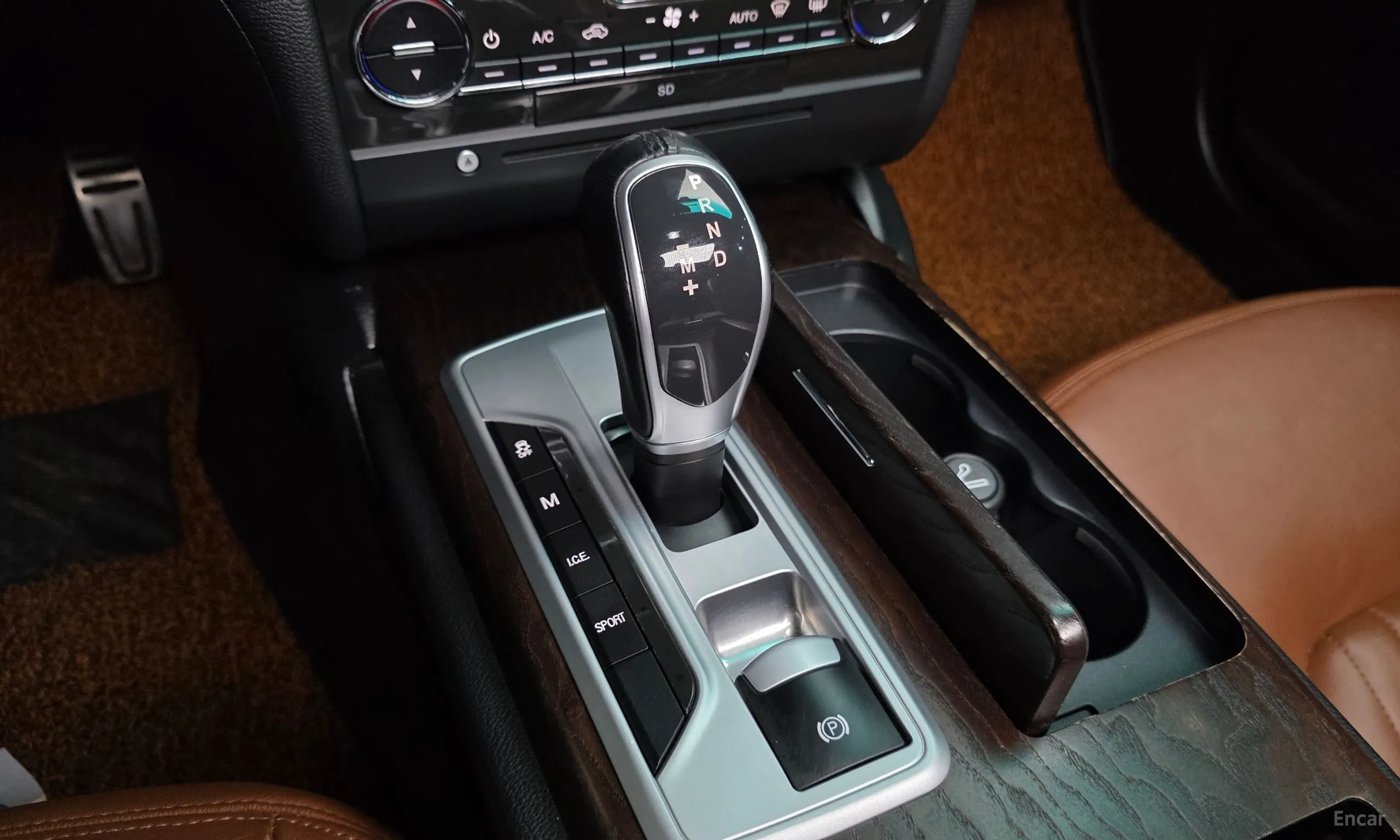 Maserati Ghibli превью 9