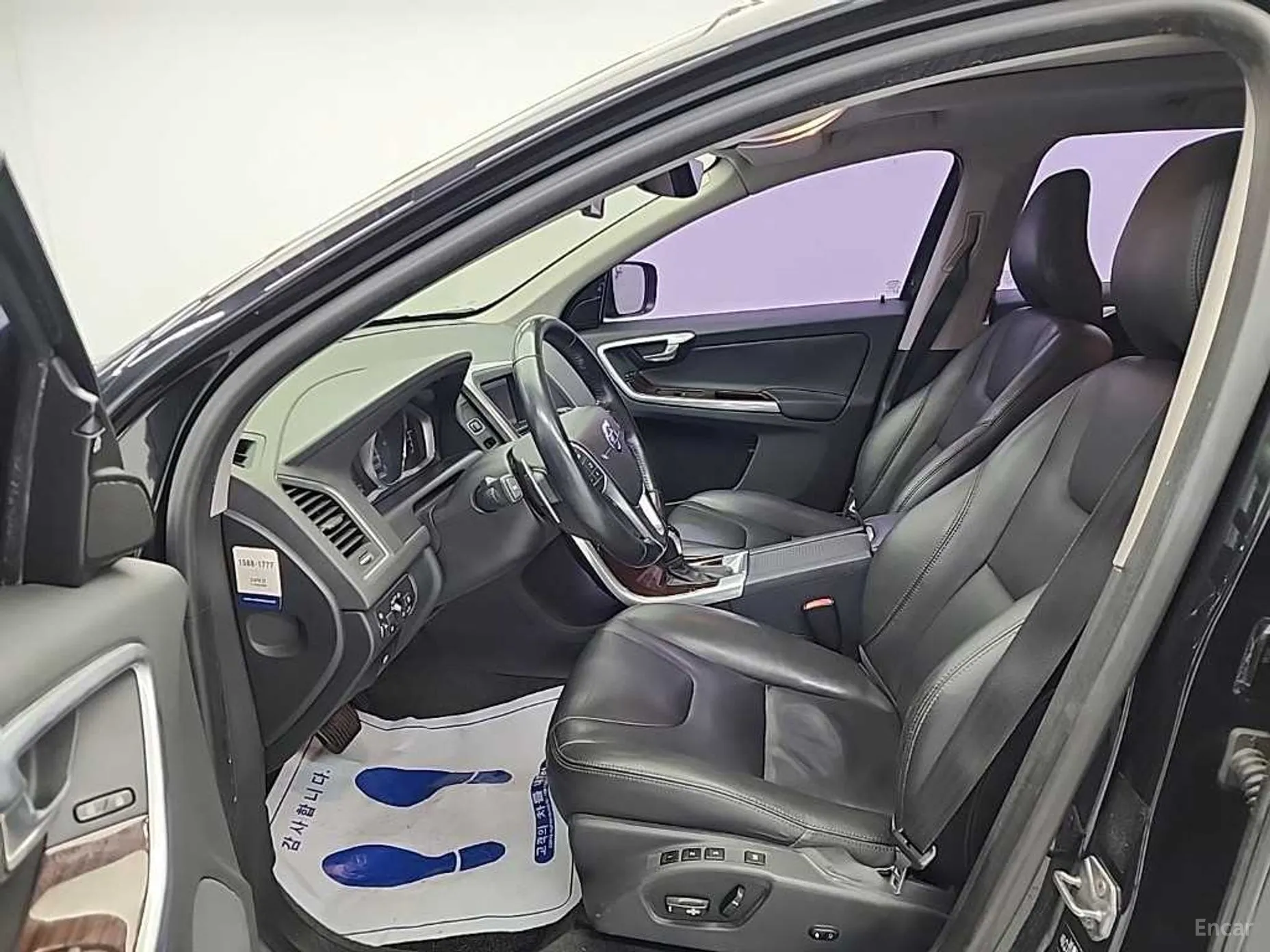 Volvo XC60 превью 18