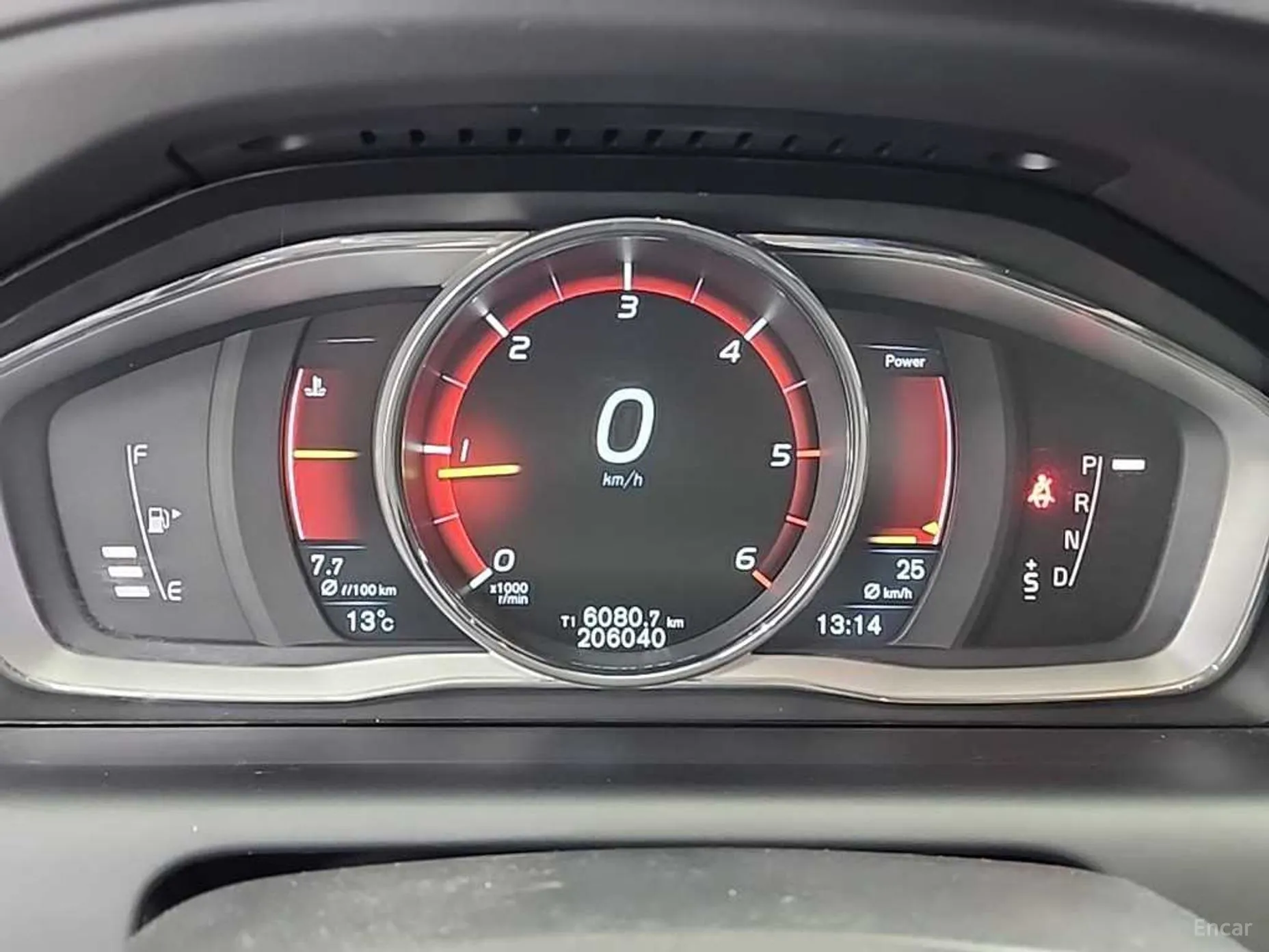 Volvo XC60 превью 8