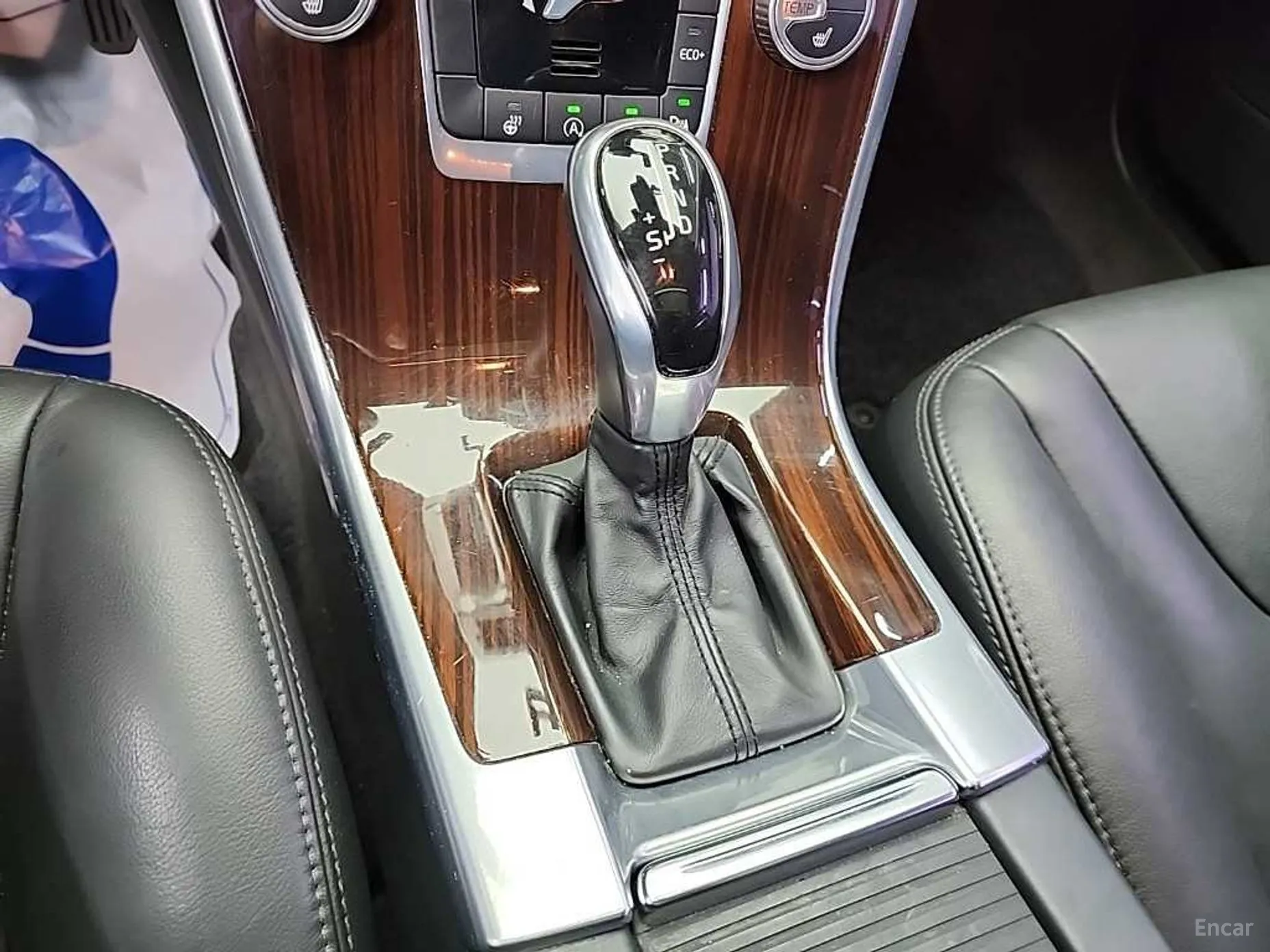 Volvo XC60 превью 9