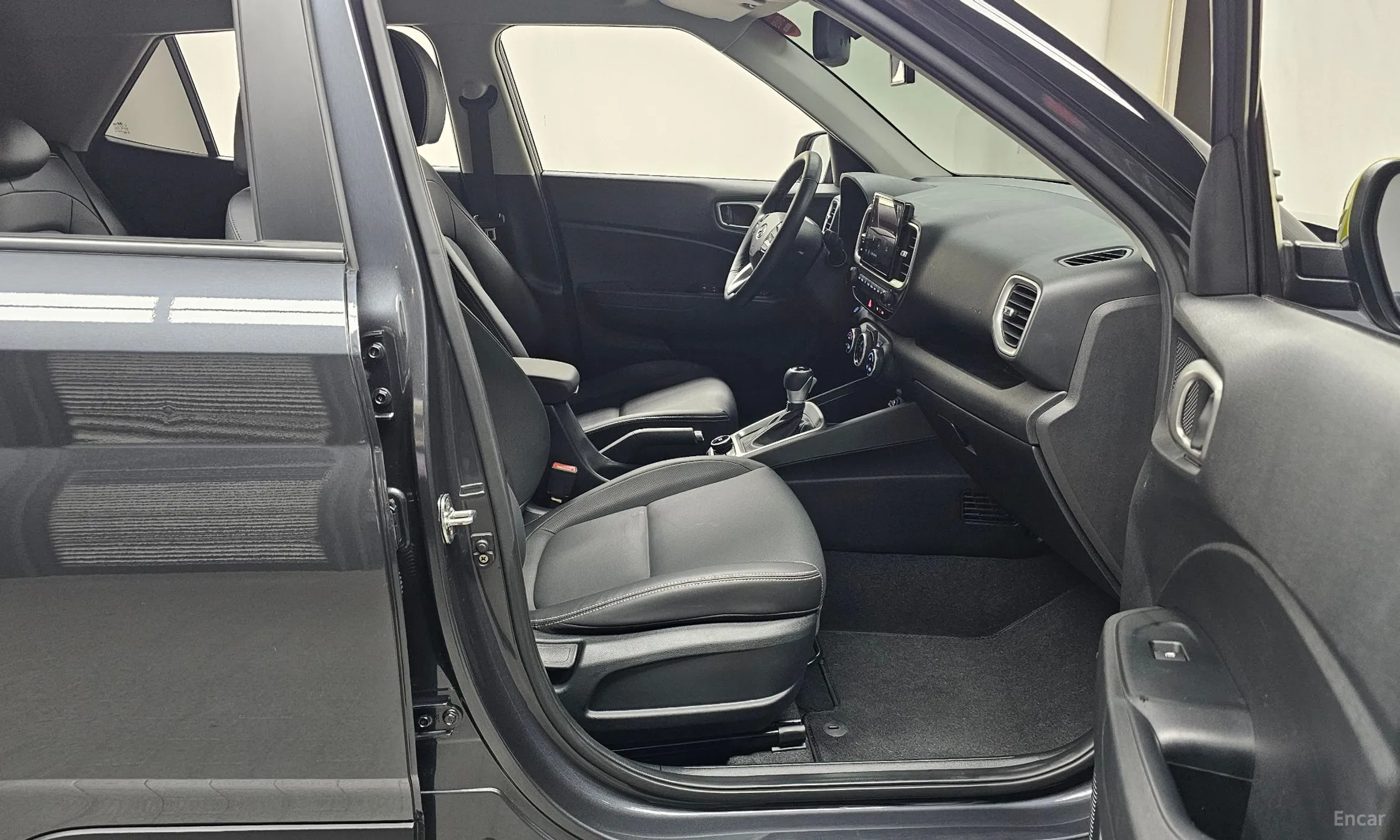 Hyundai Venue превью 11