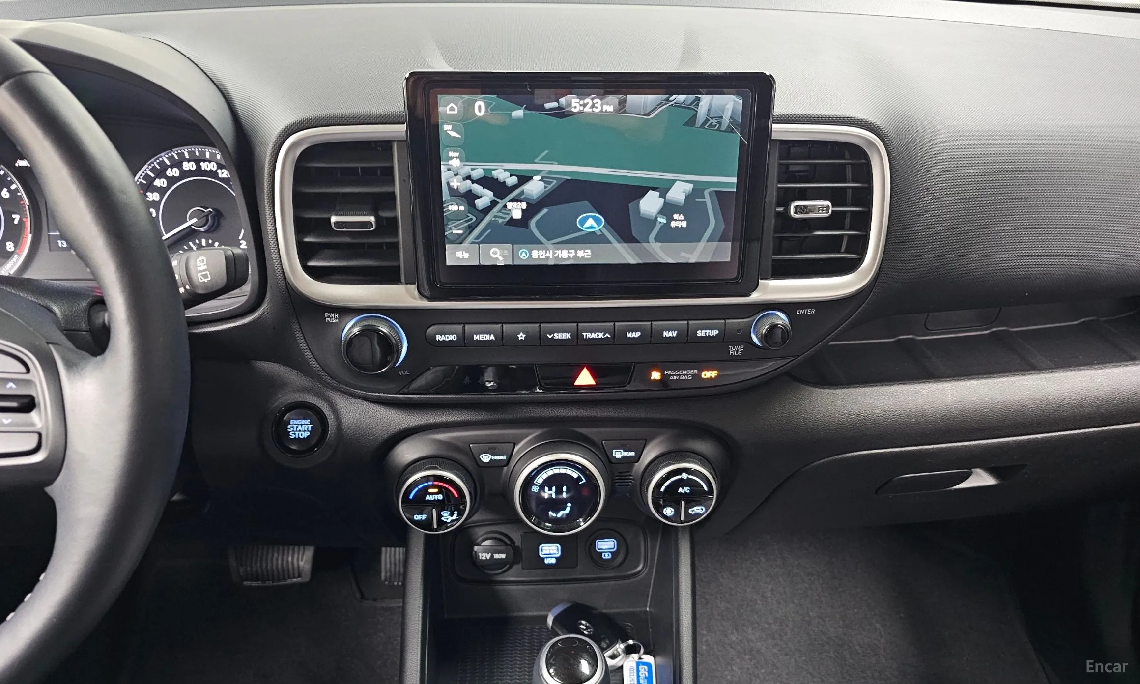 Hyundai Venue превью 17