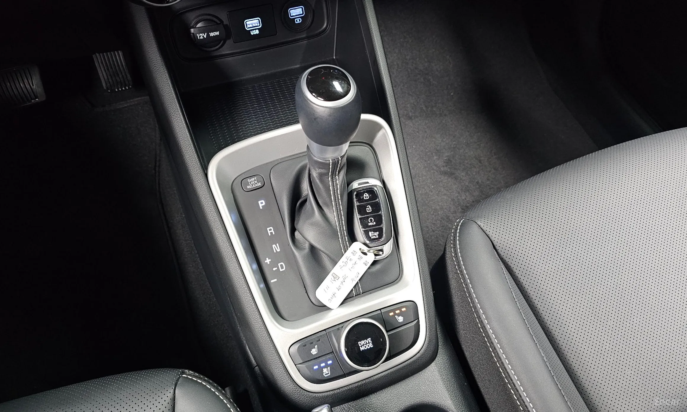 Hyundai Venue превью 9