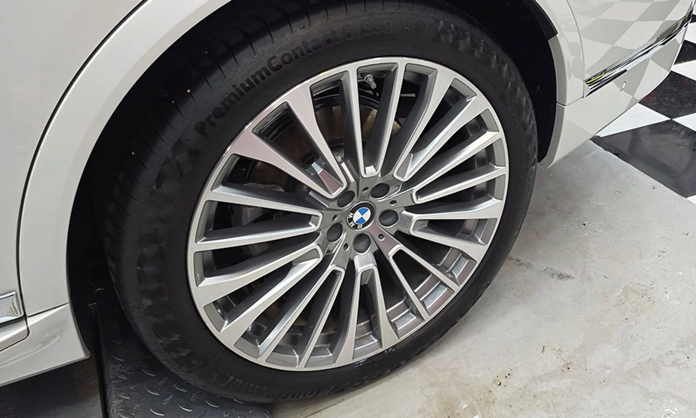 BMW X7 (G07) превью 20