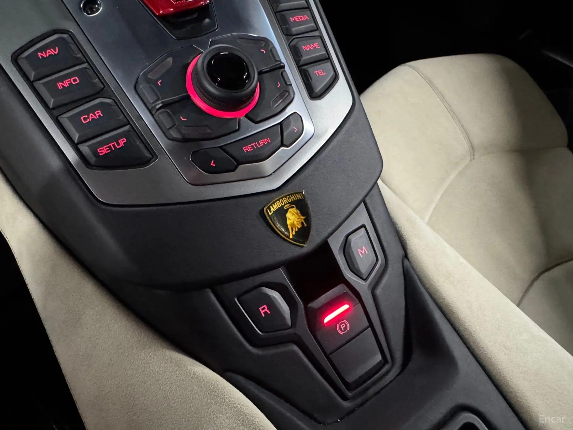 Lamborghini Aventador превью 10