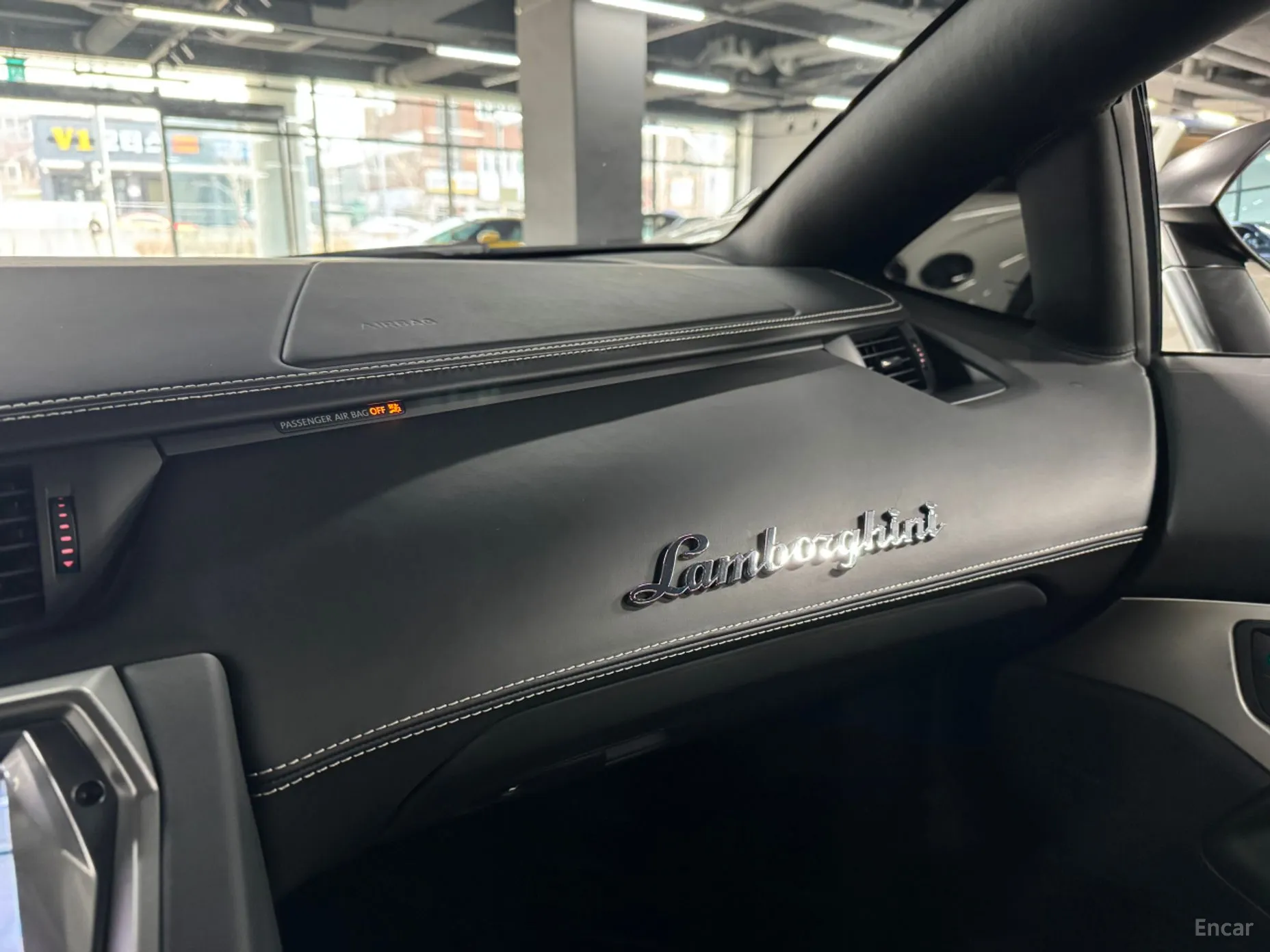 Lamborghini Aventador превью 12