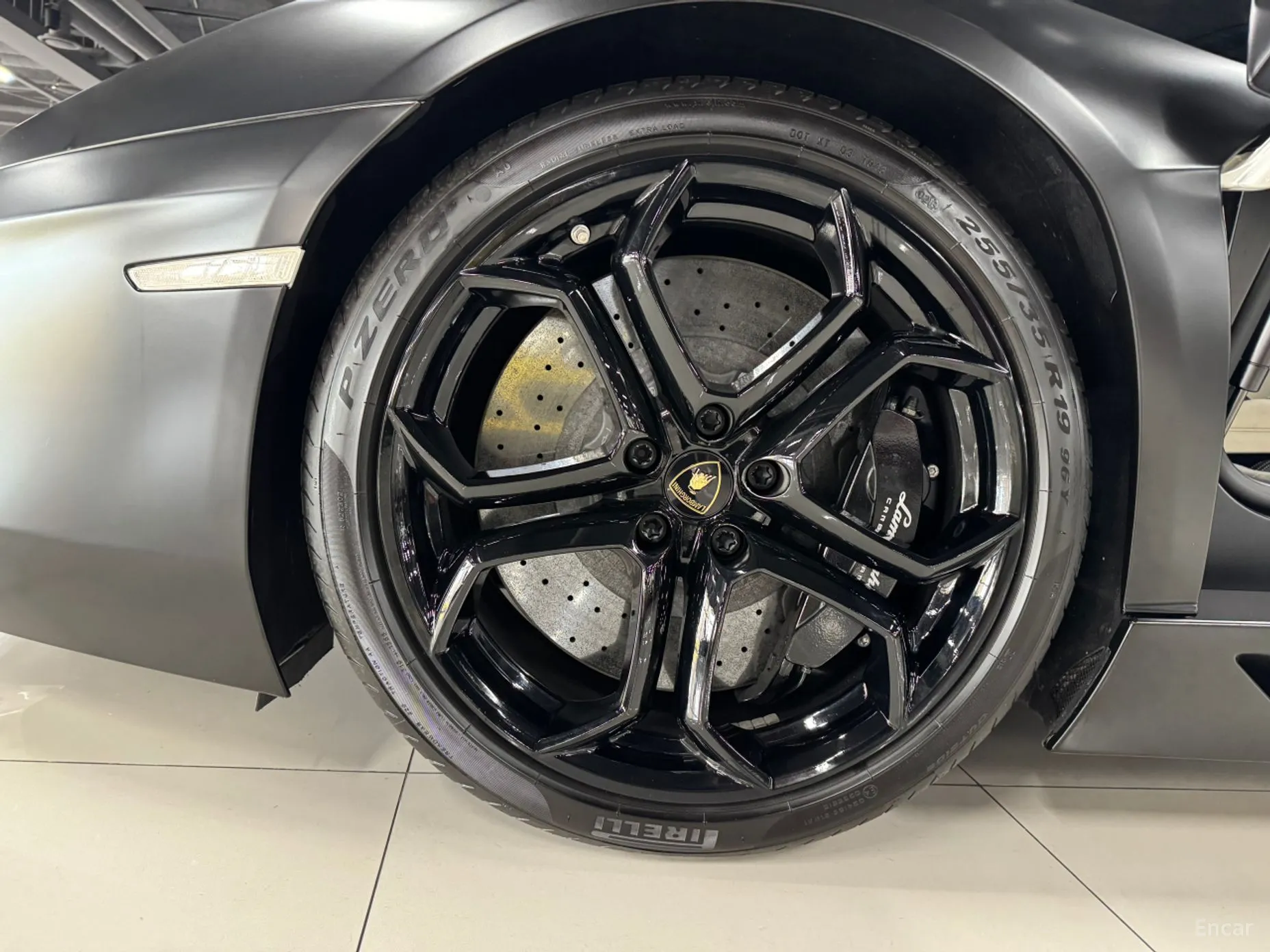 Lamborghini Aventador превью 15