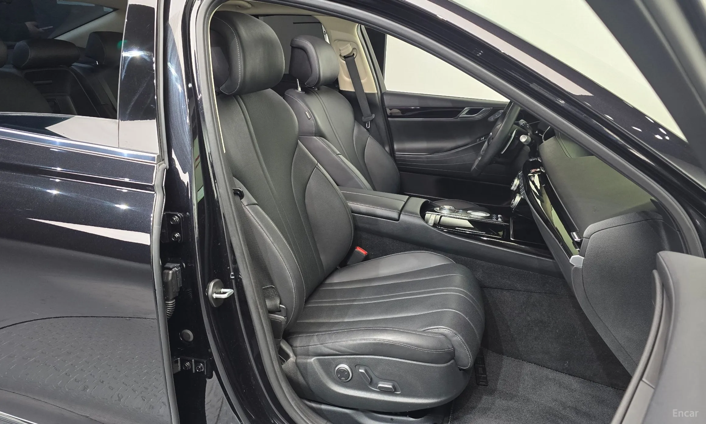 Genesis G80 (RG3) превью 12