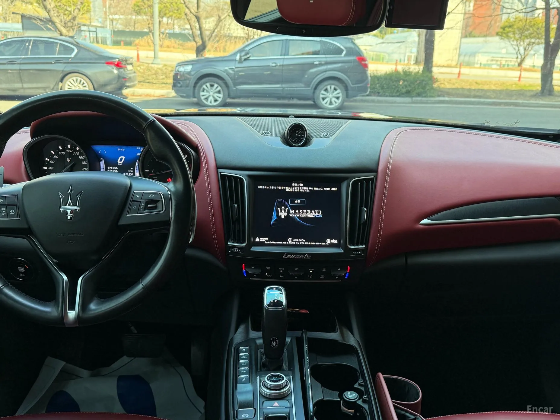 Maserati Levante превью 10
