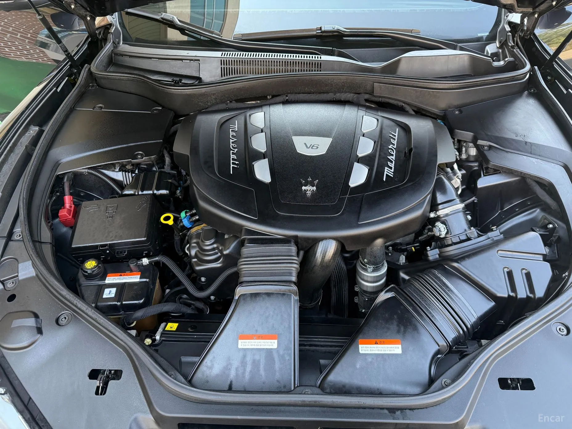 Maserati Levante превью 14