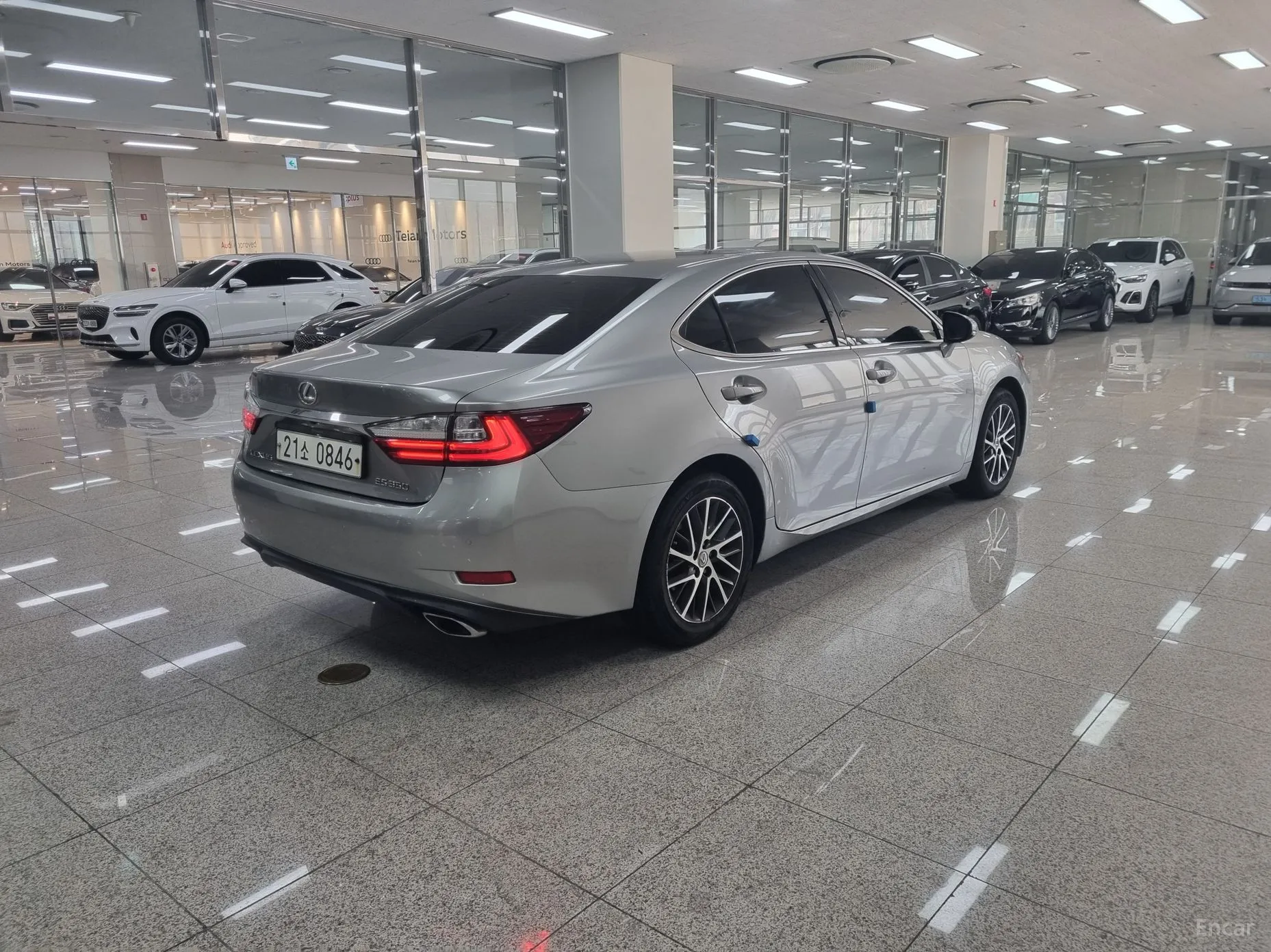 Lexus New ES350