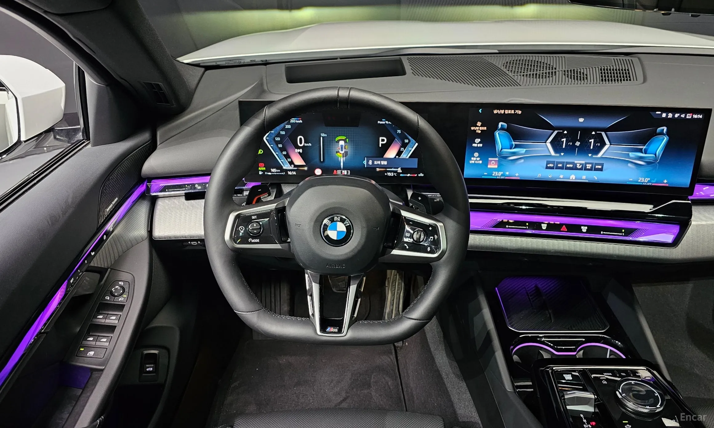BMW 5 Series (G60) превью 13