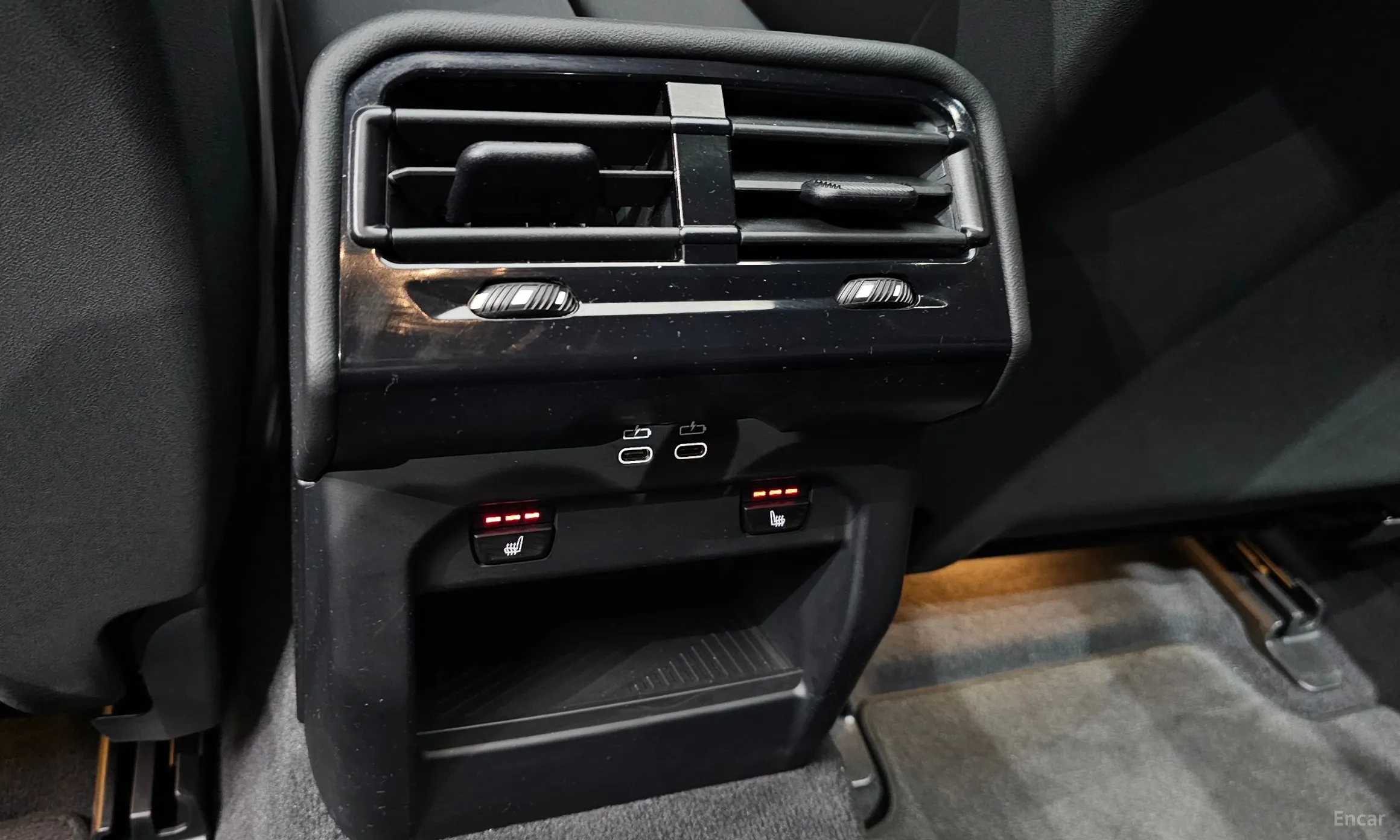 BMW 5 Series (G60) превью 19